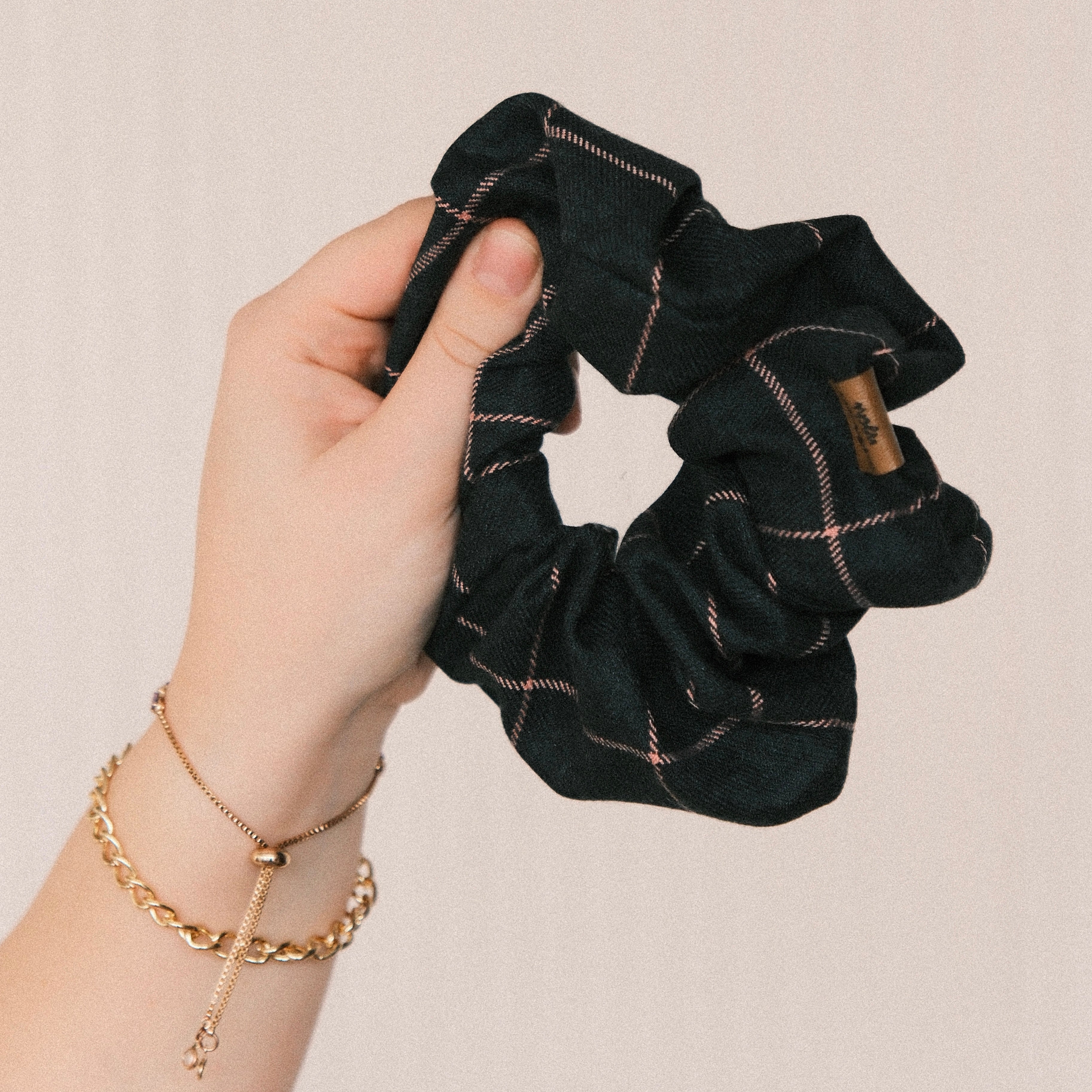 Big Scrunchie - XOXO Grau/Rosa
