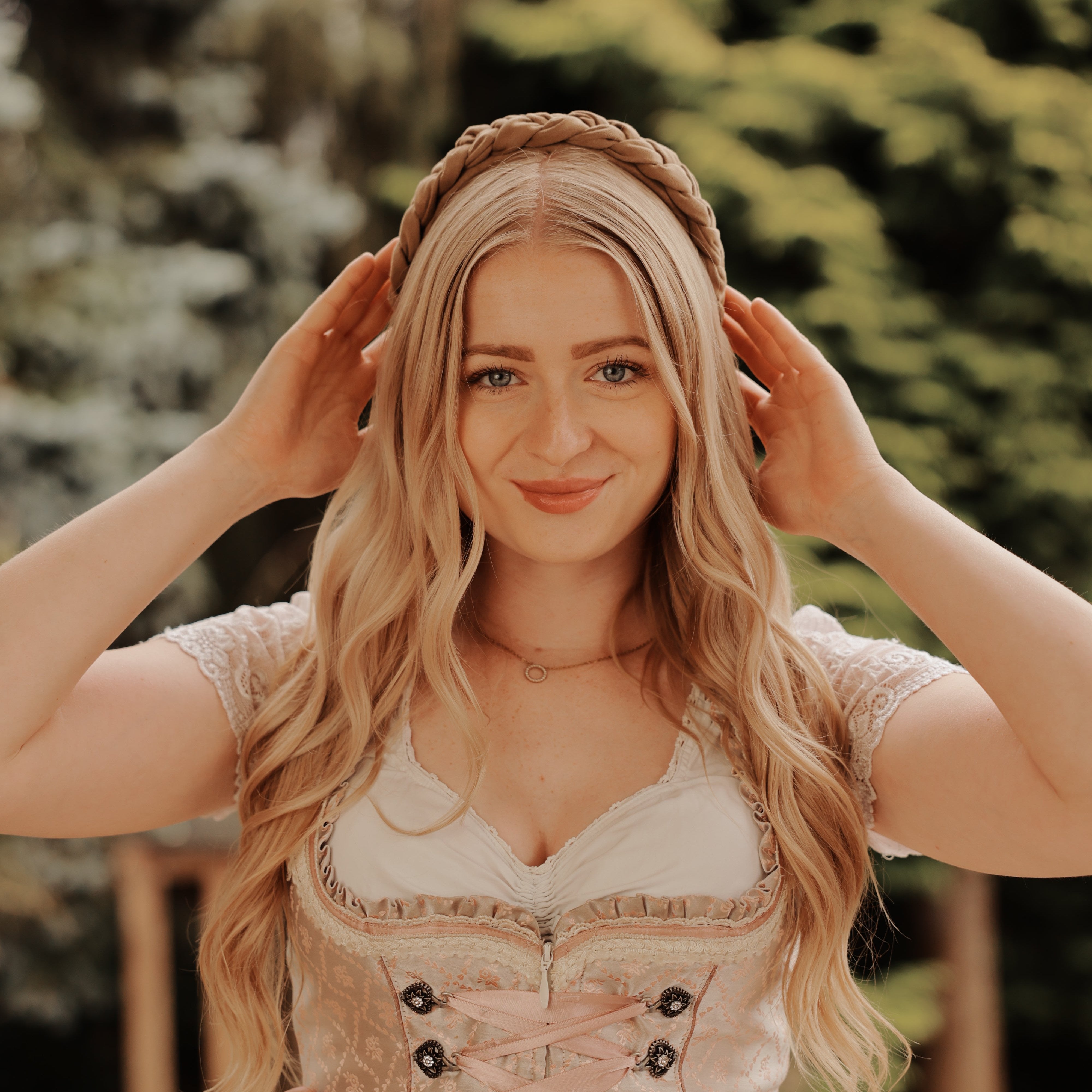 Dirndlhaarreif - geflochten Beige