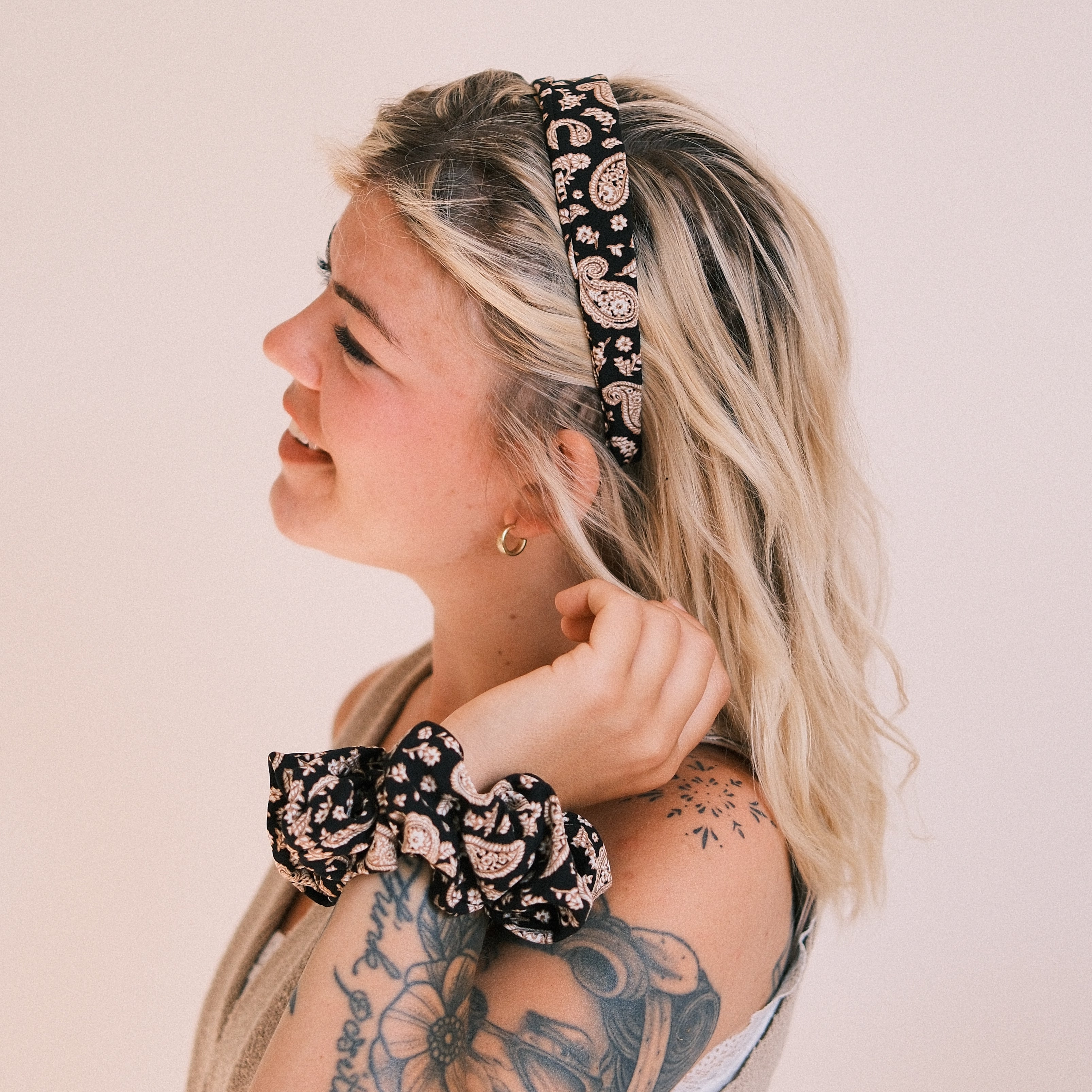 Anne - Vintage Paisley Schwarz