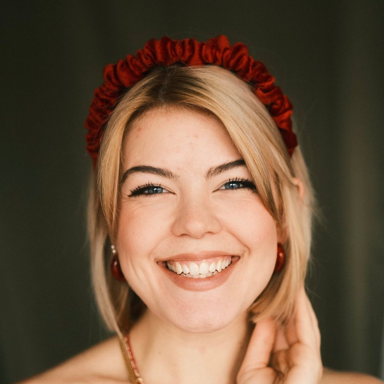 Hilde - coralenrot Haarreif gerafft