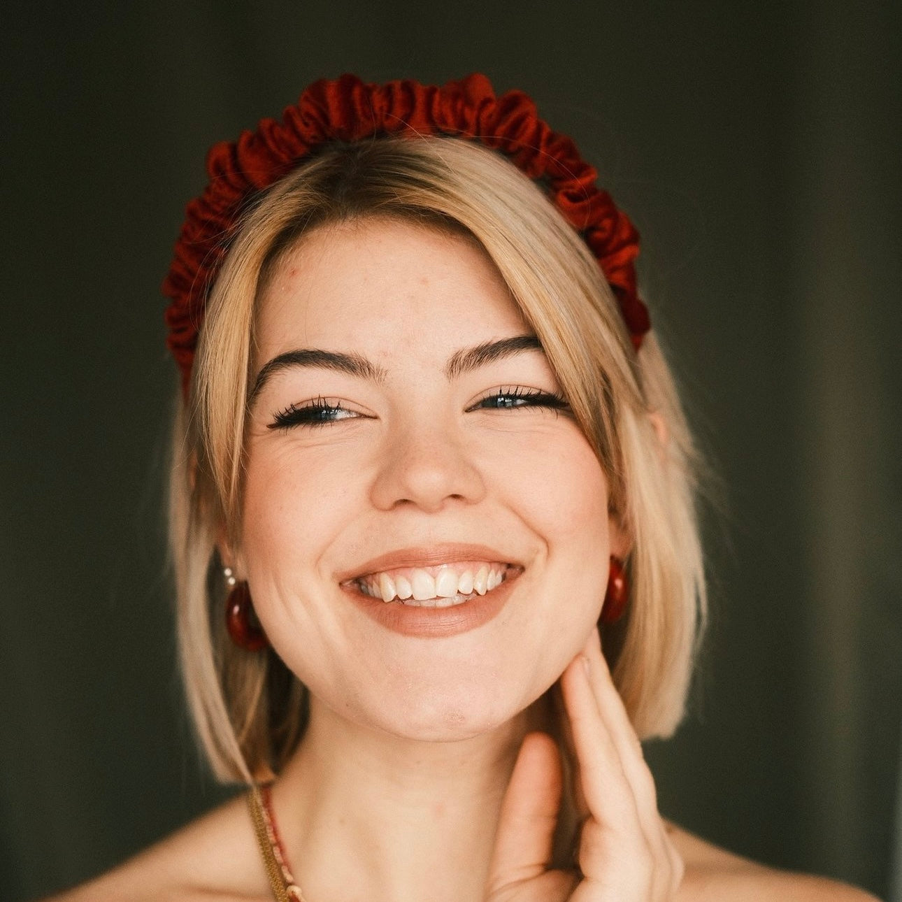 Hilde - coralenrot Haarreif gerafft