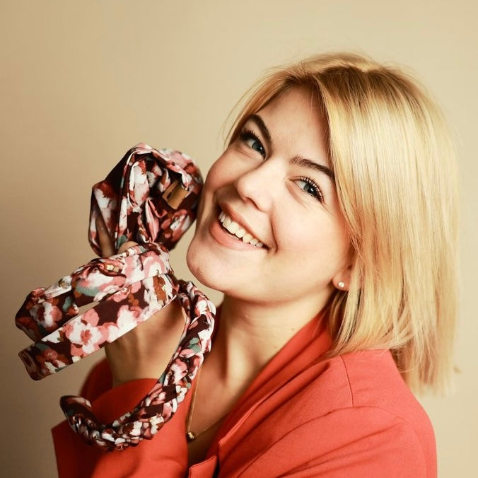 Katharina - Burgundy Bloom