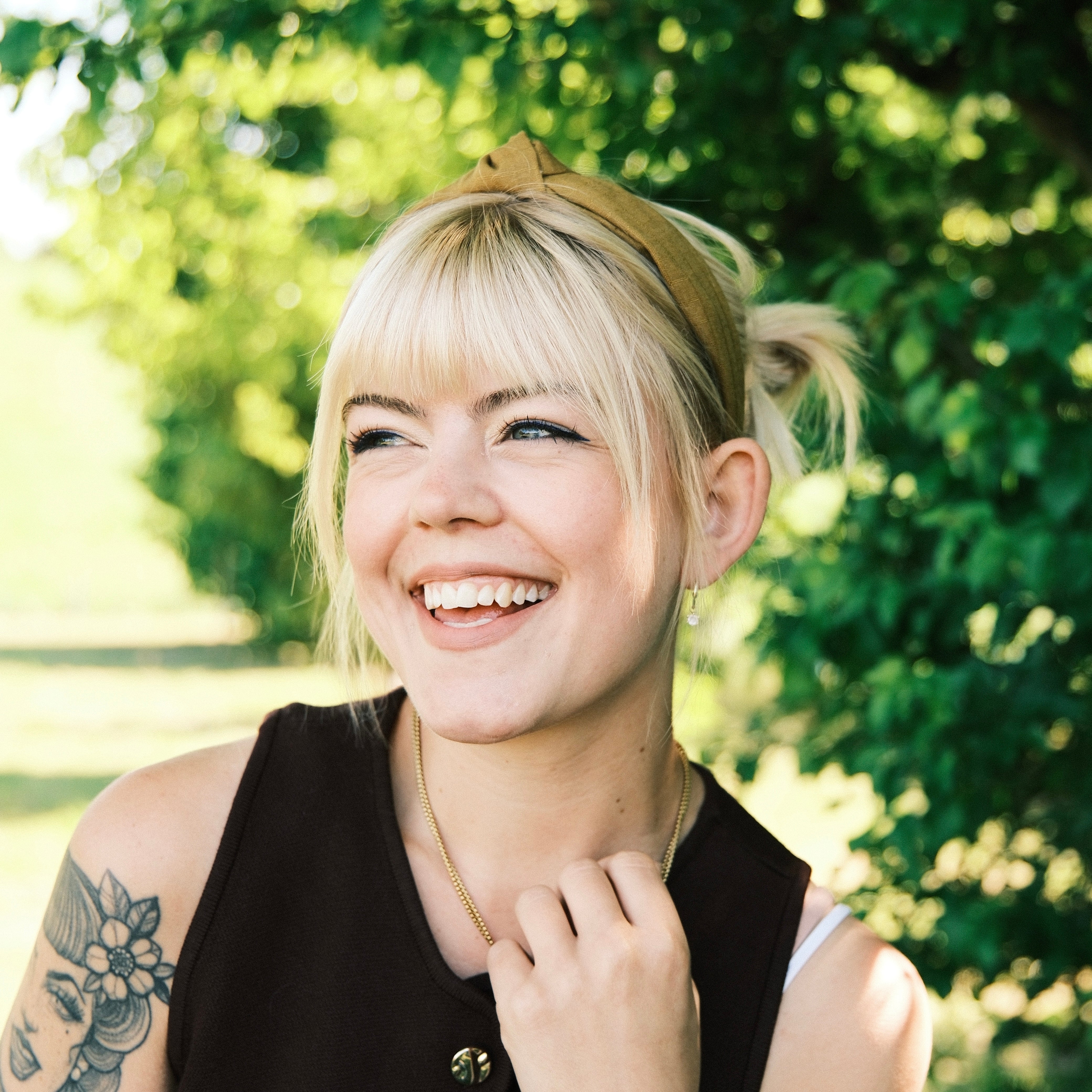 Lilly - Goldbraun
