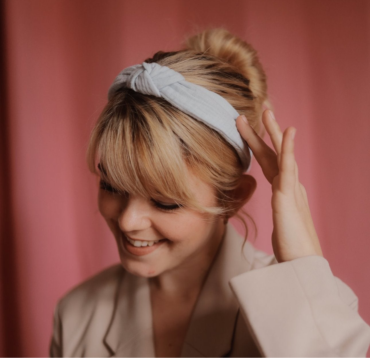 Lilly - Hellblau