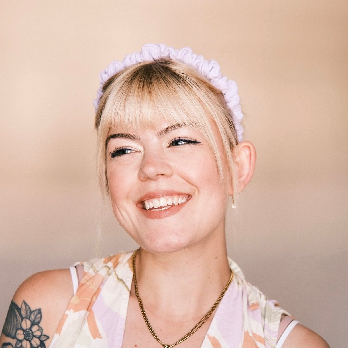 Hilde - Musselin Flieder Haarreif gerafft