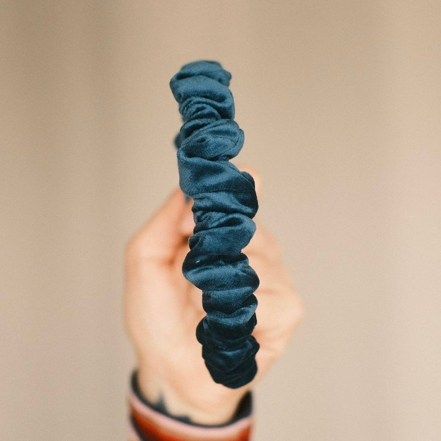 Hilde - ozeanblau Haarreif gerafft