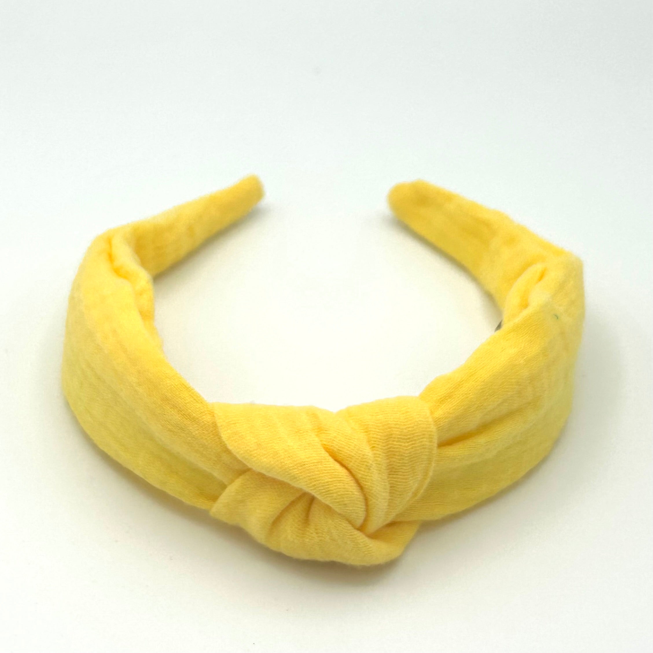 Lilly - butter yellow