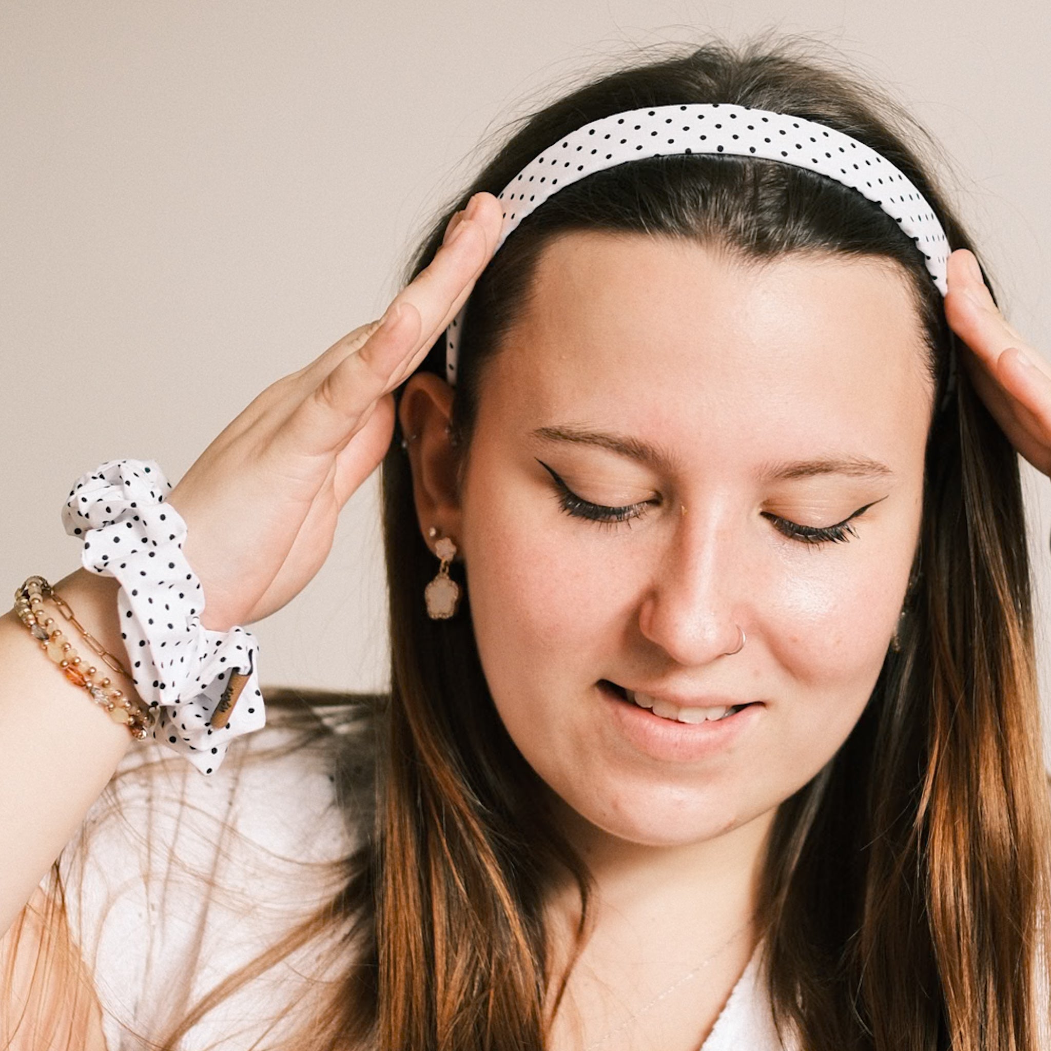 Scrunchie - Polka Dots Mini Weiß