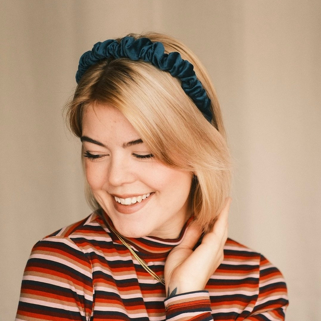 Hilde - ozeanblau Haarreif gerafft