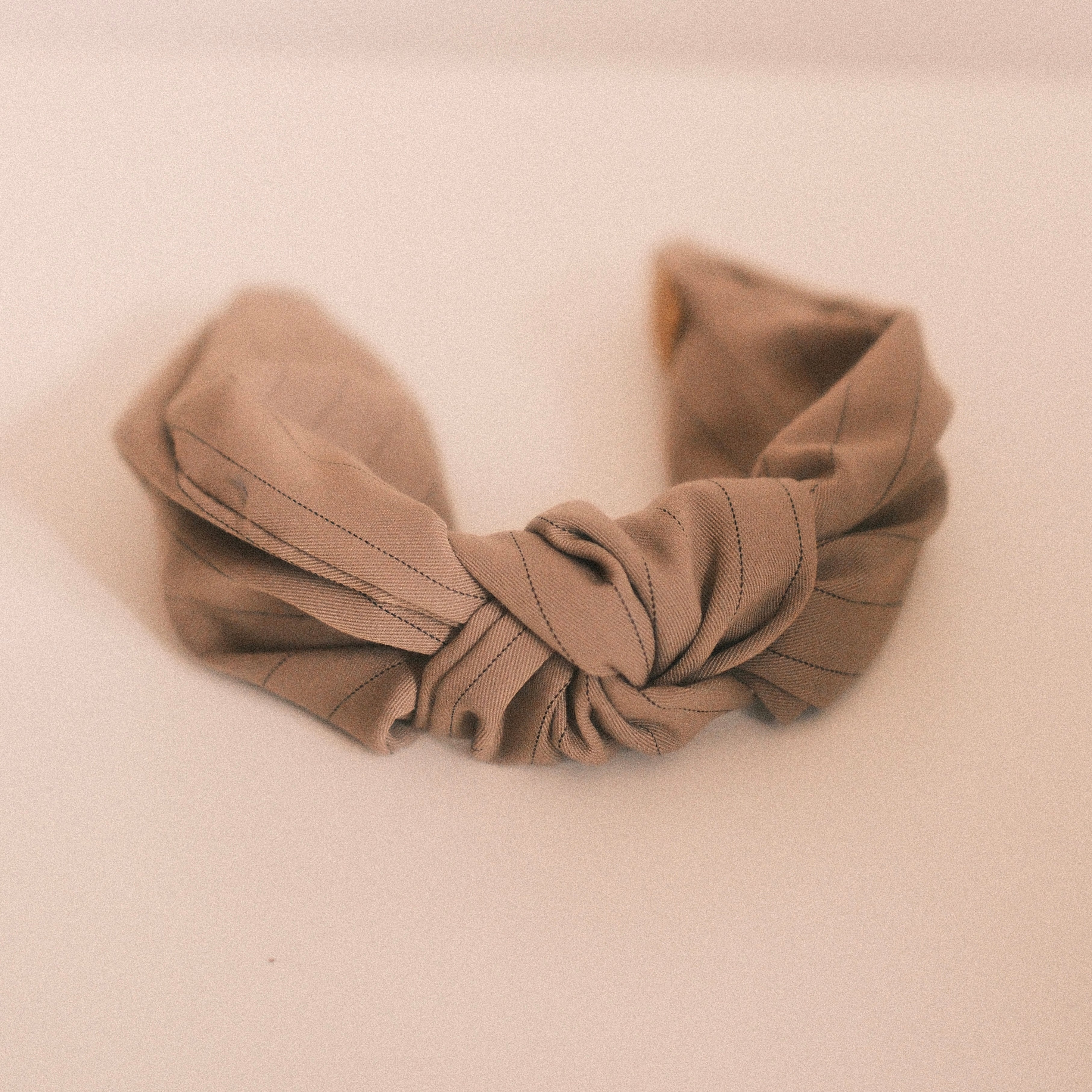 Frieda - Nadelstreifen Taupe