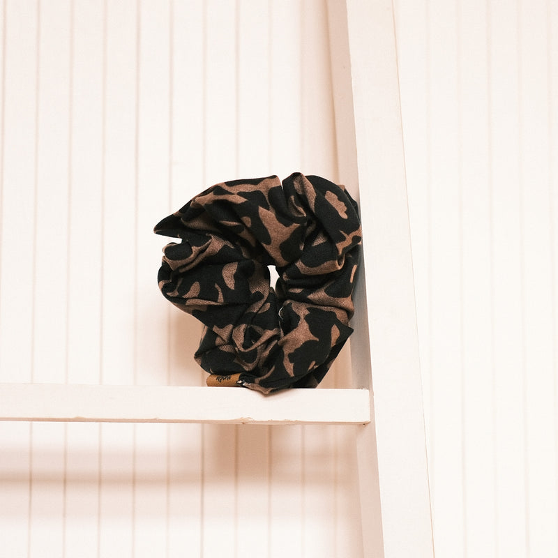 Big Scrunchie – Leo Karamell