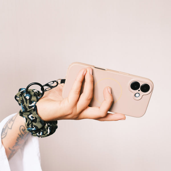 HandyScrunchie - Leo Tanne