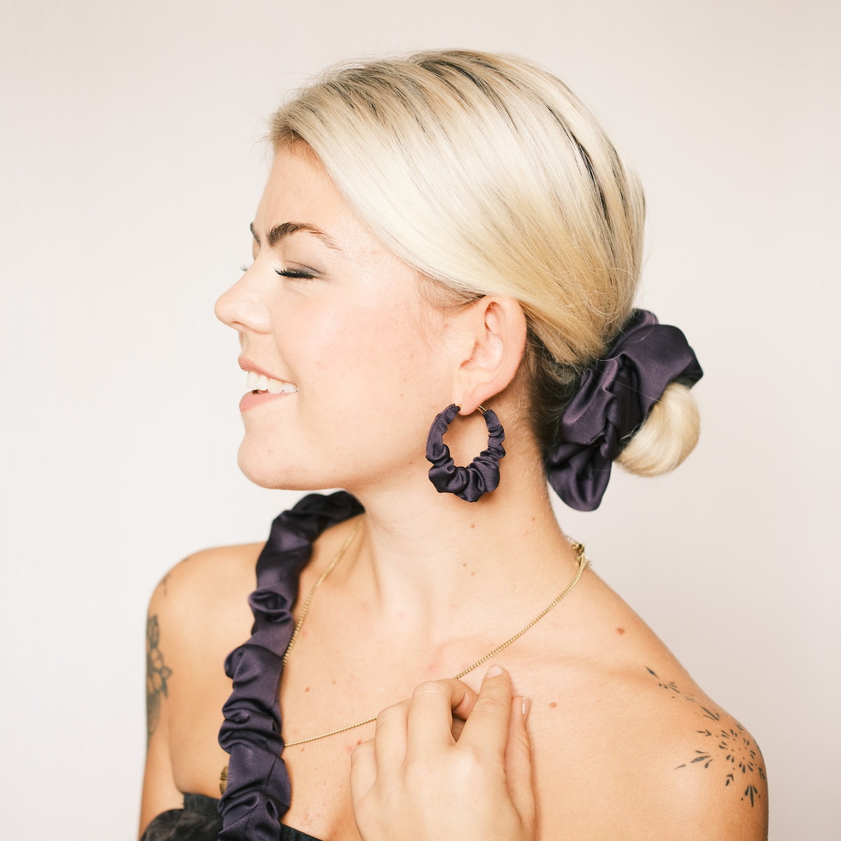 Big Scrunchie - Satin Mitternachtsviolette