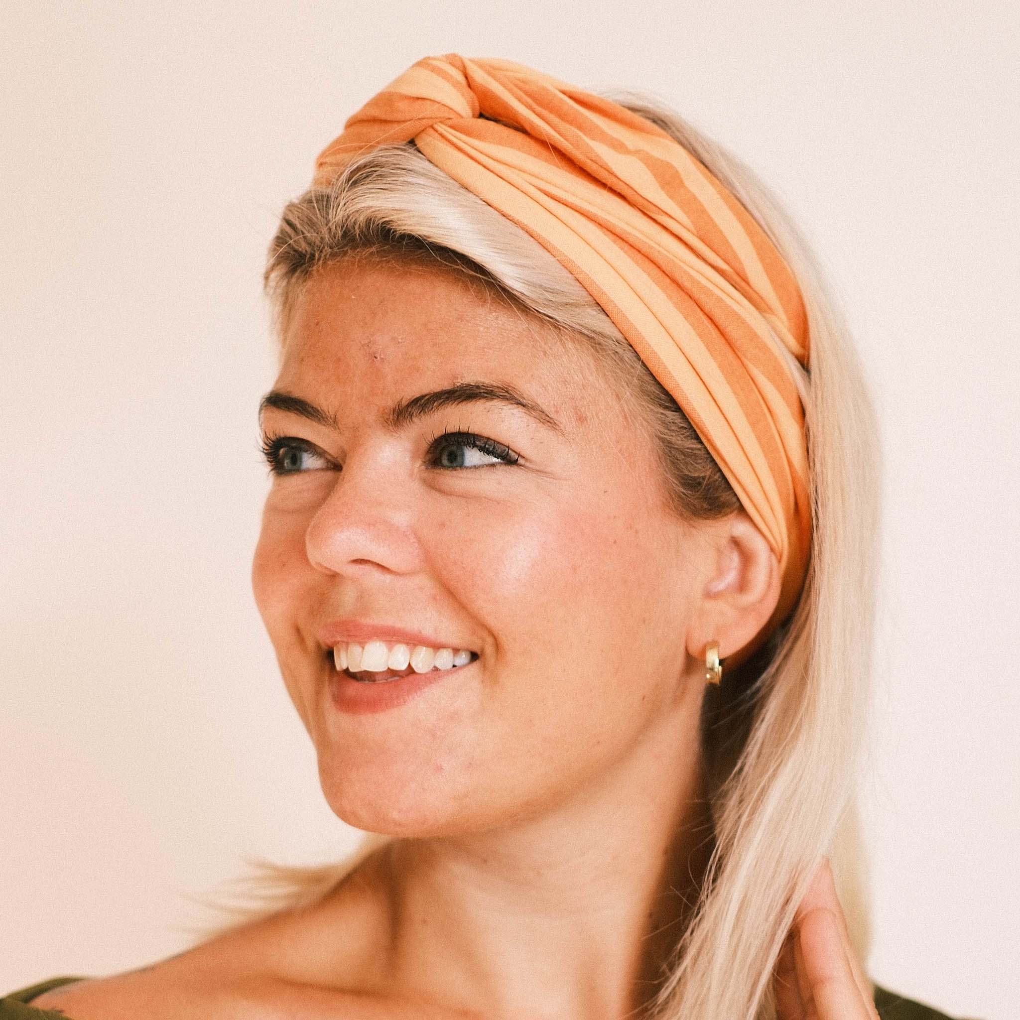 Drahthaarband Breit – Orangestreifen