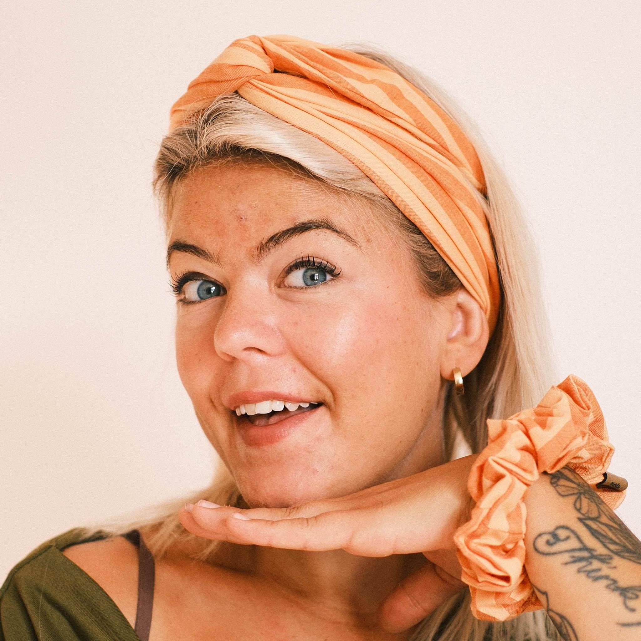 Scrunchie – Orangestreifen