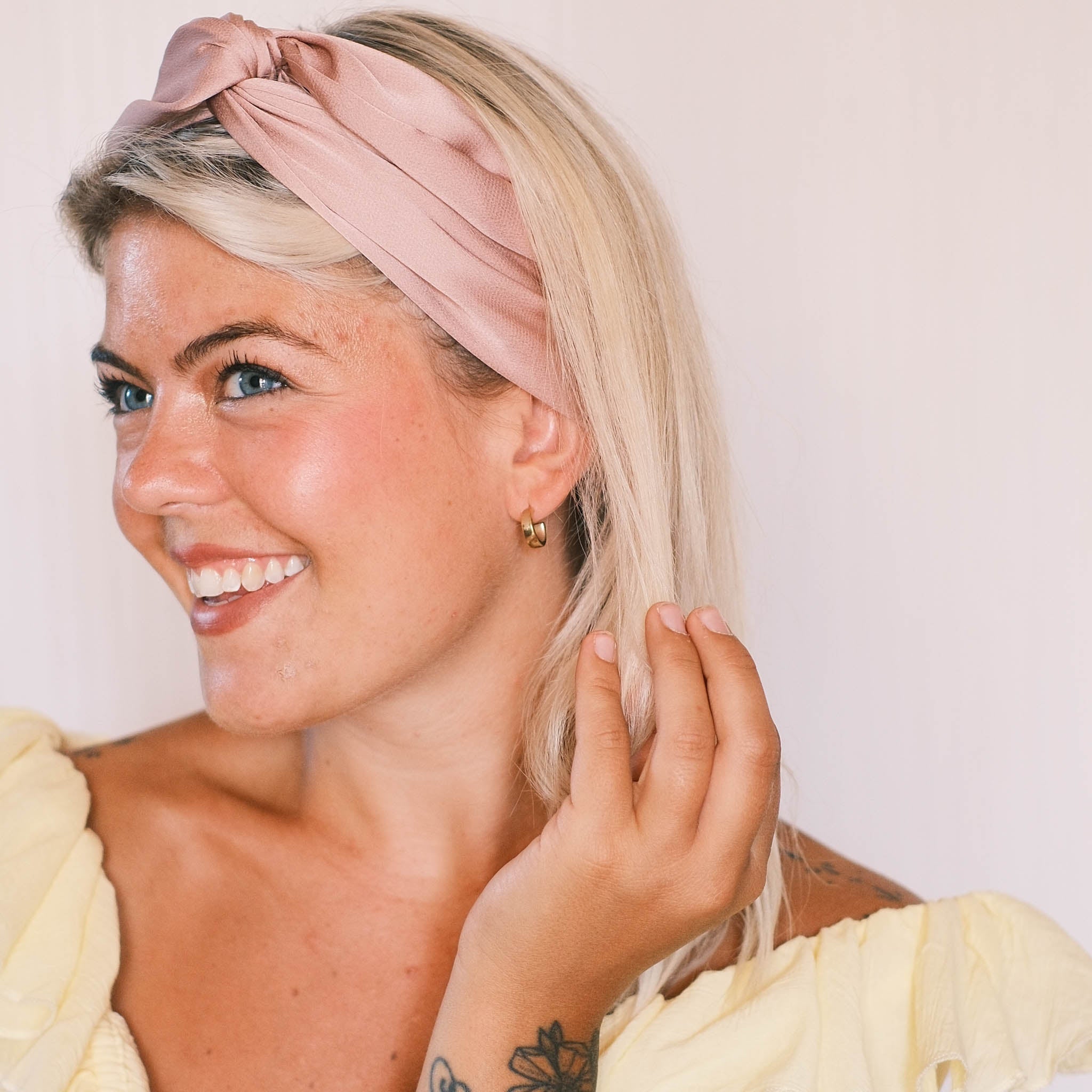 Drahthaarband Breit – Satin Rosa