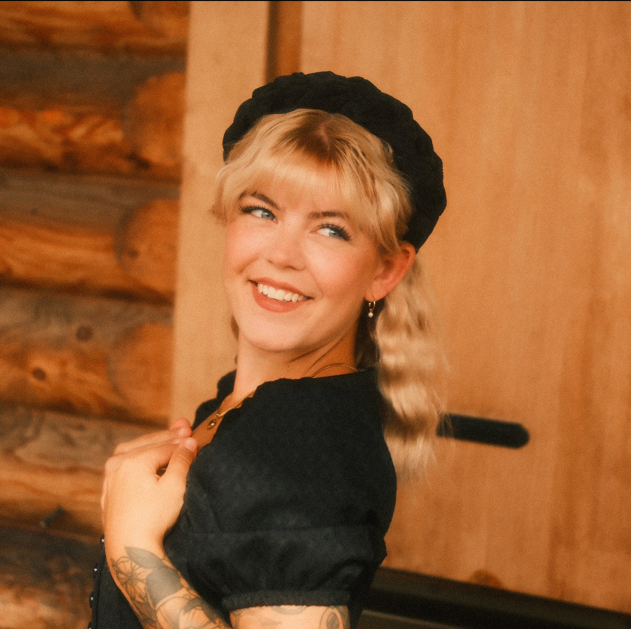Hedda in breit  - Schwarz