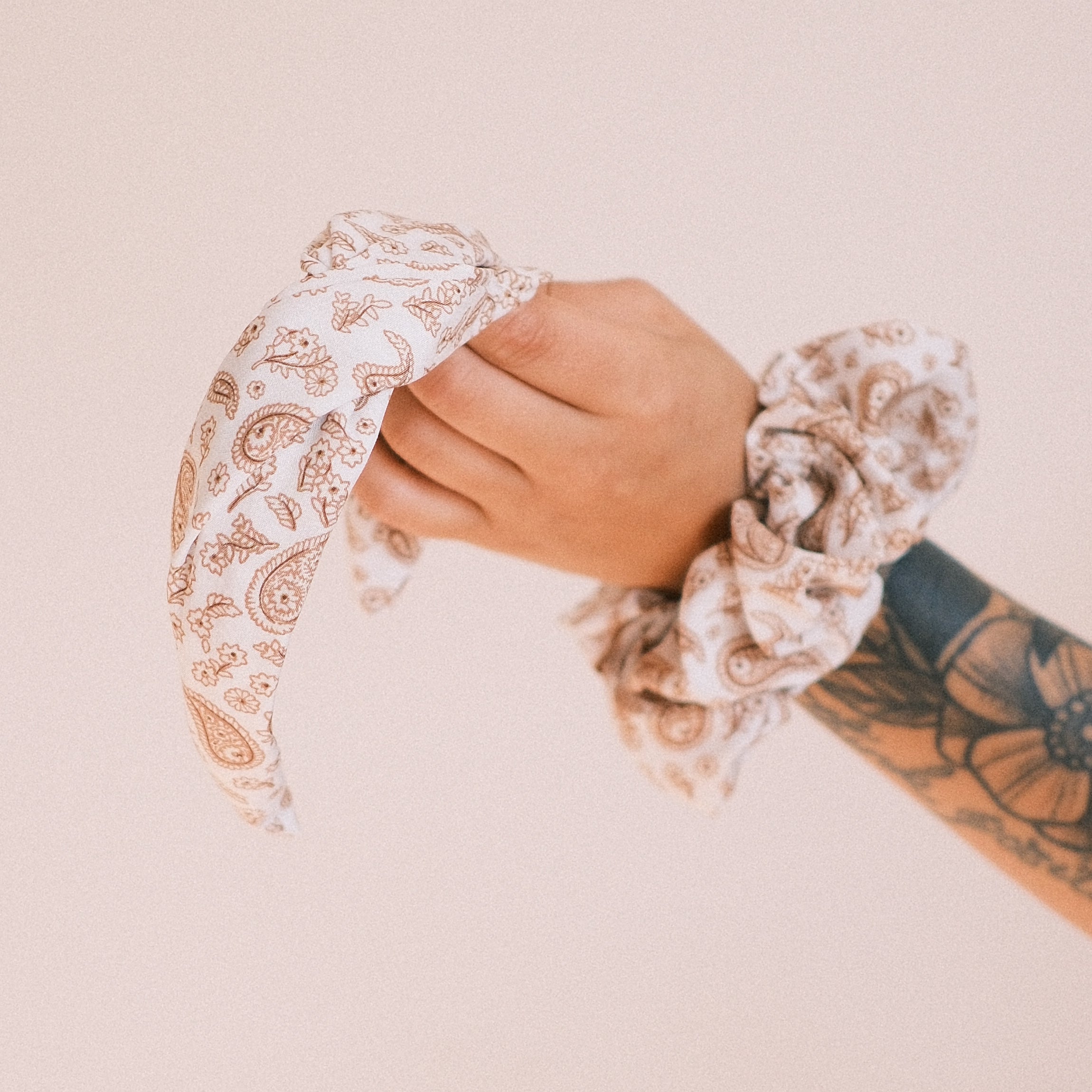 Fritzi - Vintage Paisley Weiß