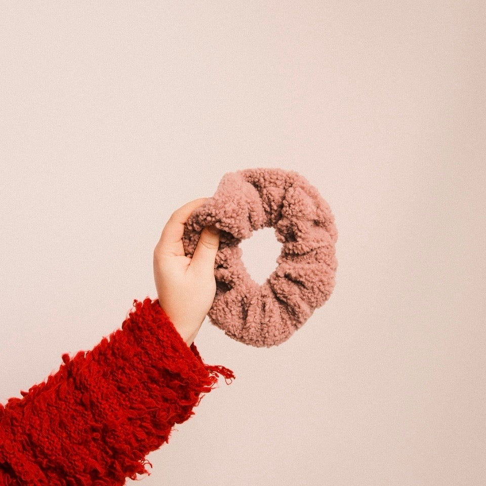 Scrunchie -Teddy Love Rosa