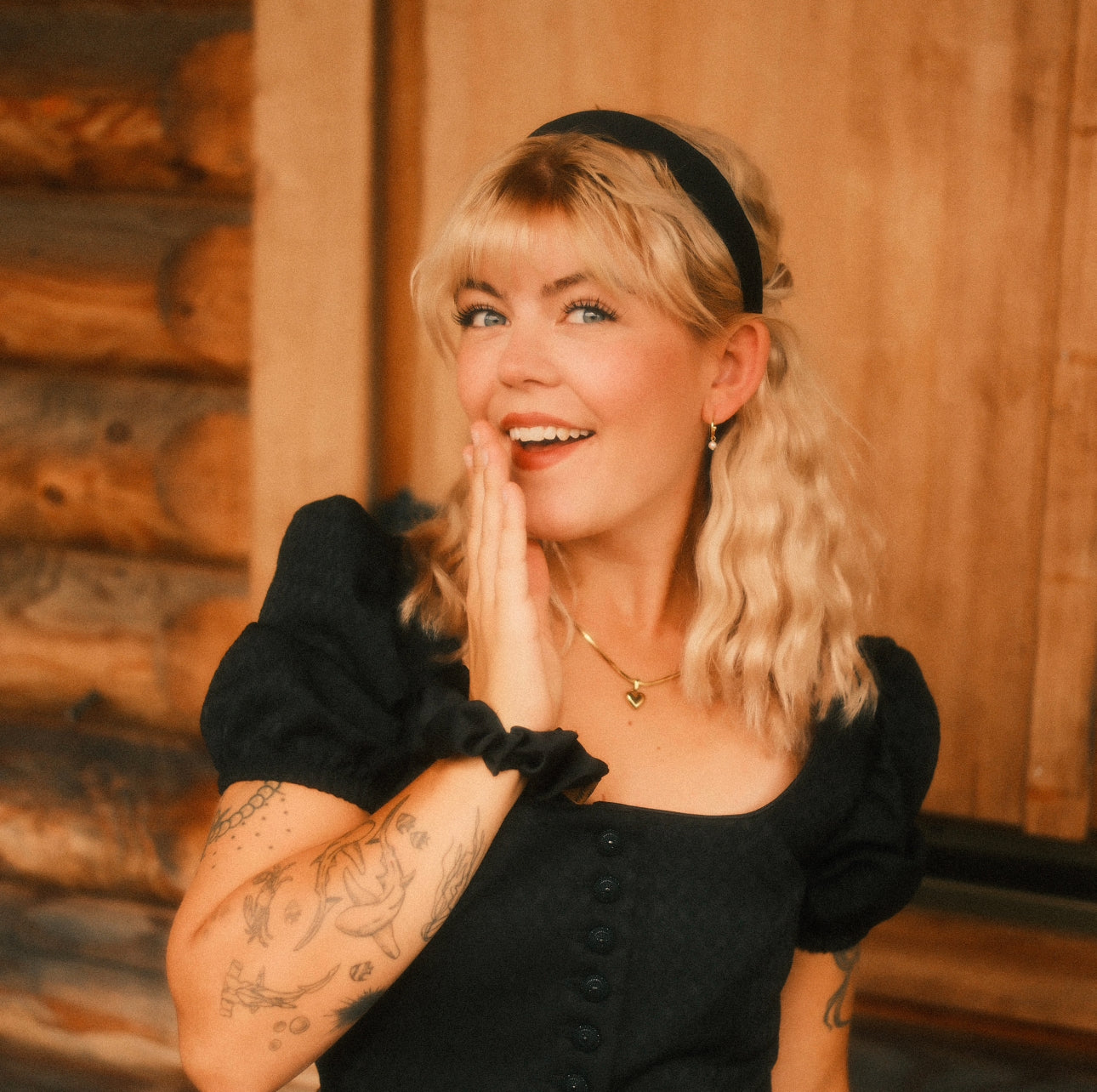 Anne Satin Schwarz