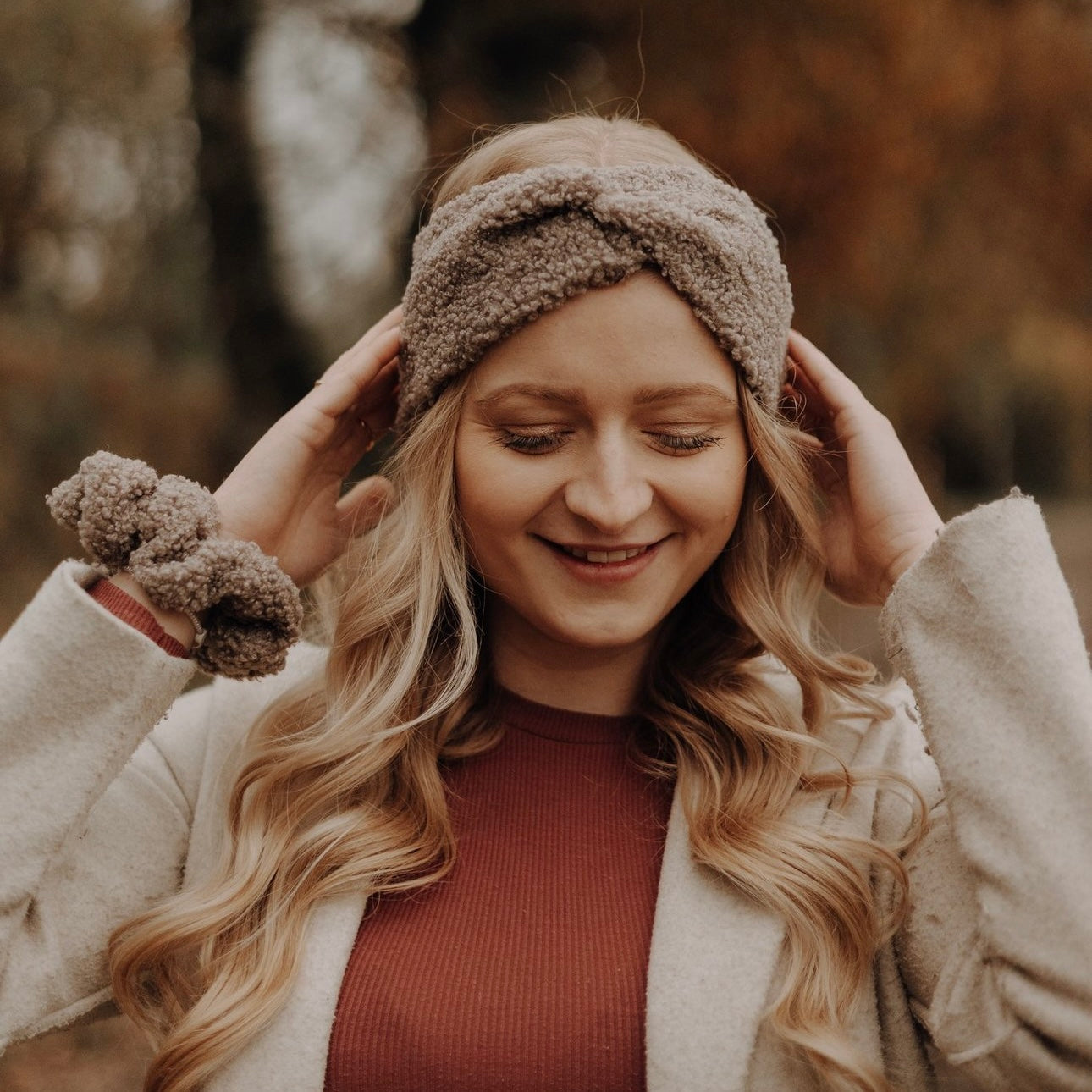 Scrunchie Teddy Taupe