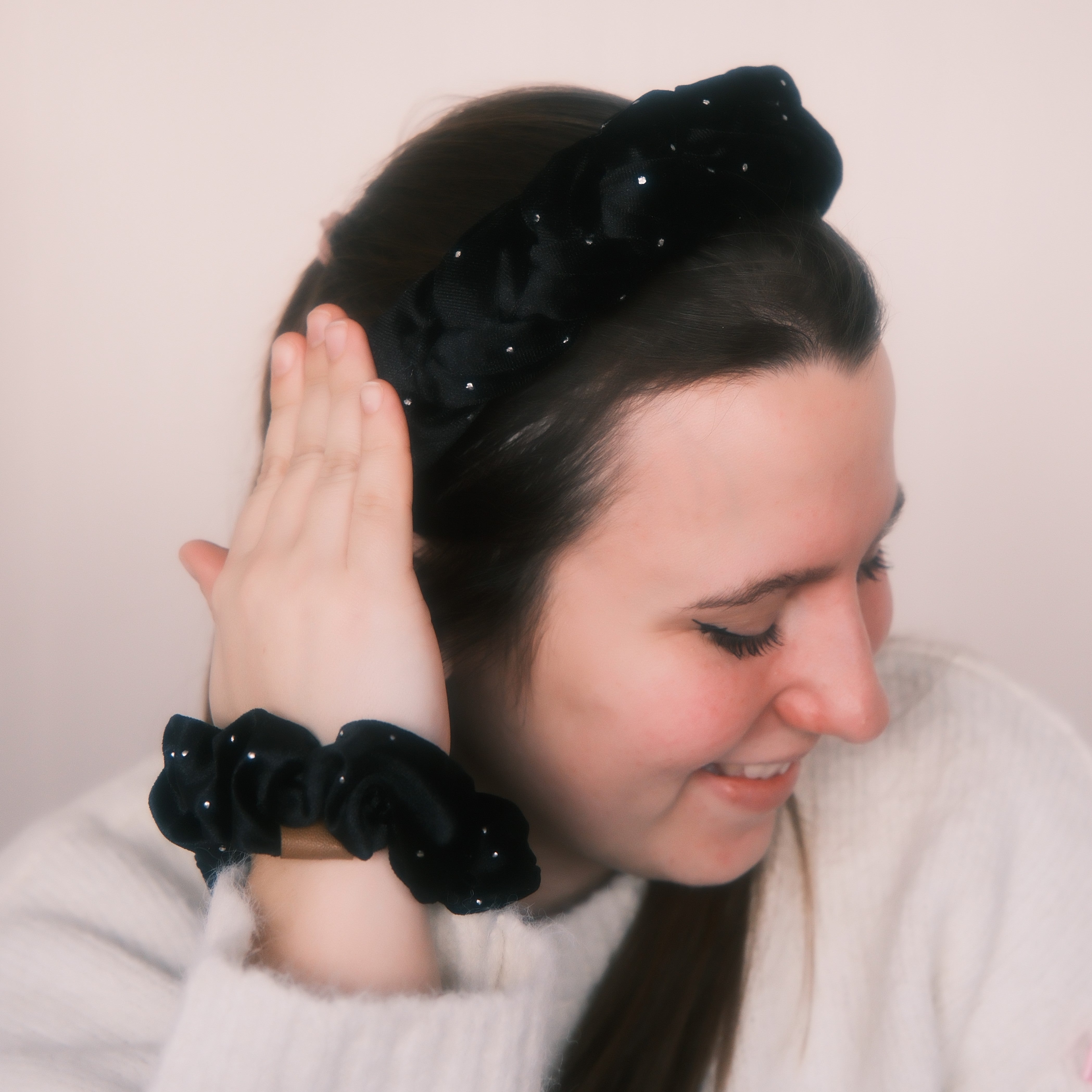 Scrunchie - Samt Punkte Silber