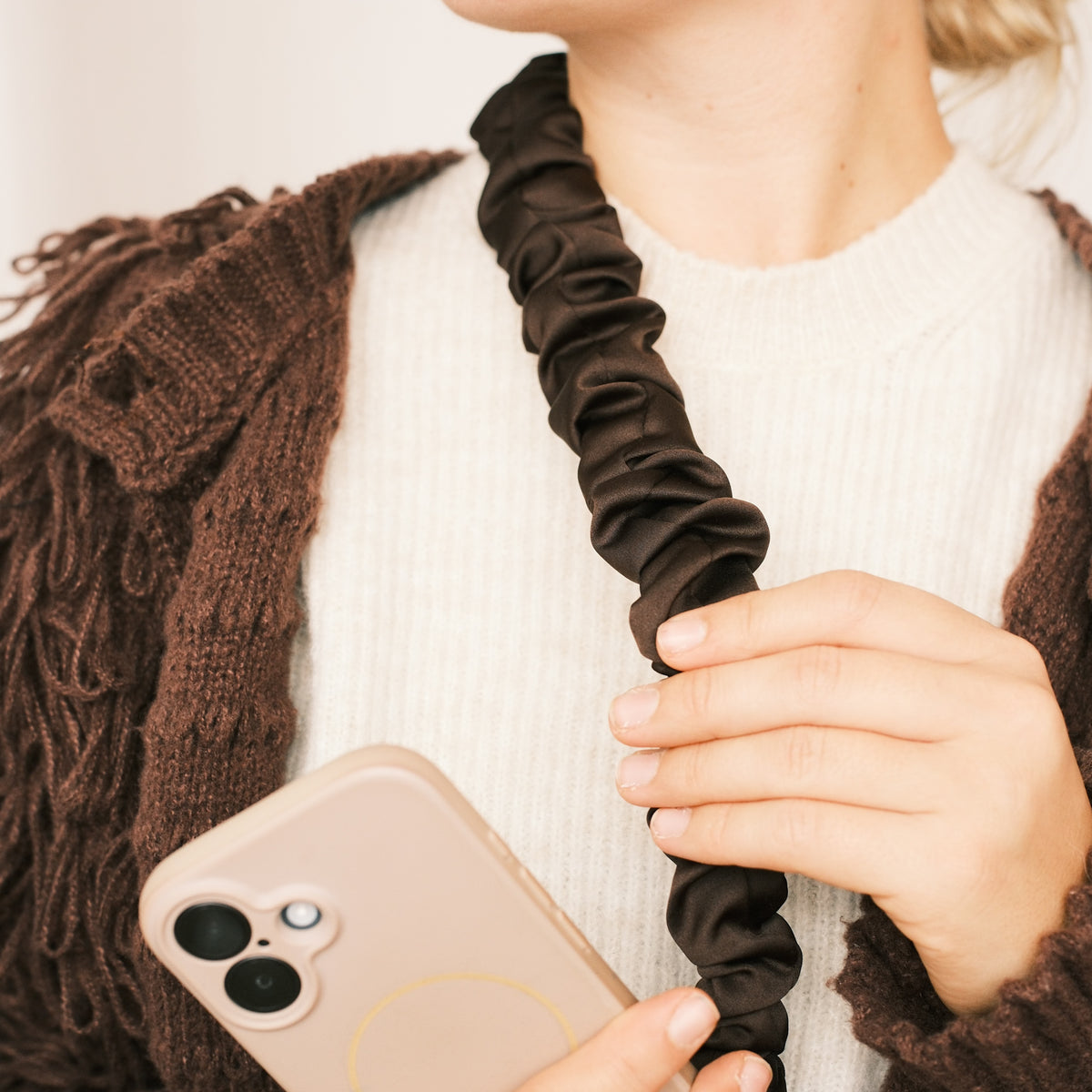Handykette - Satin Chocolat Brown