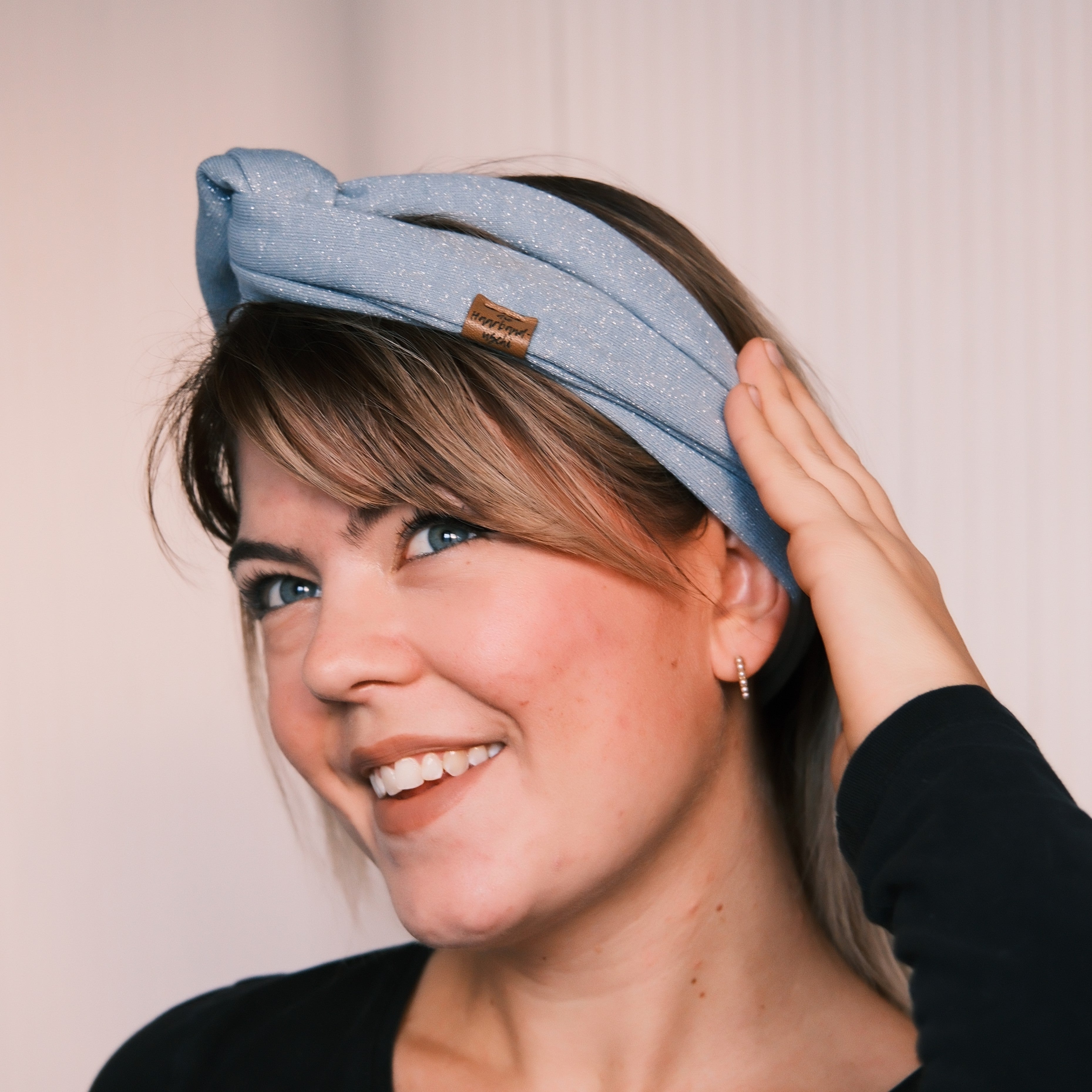 Drahthaarband Glitzer Hellblau