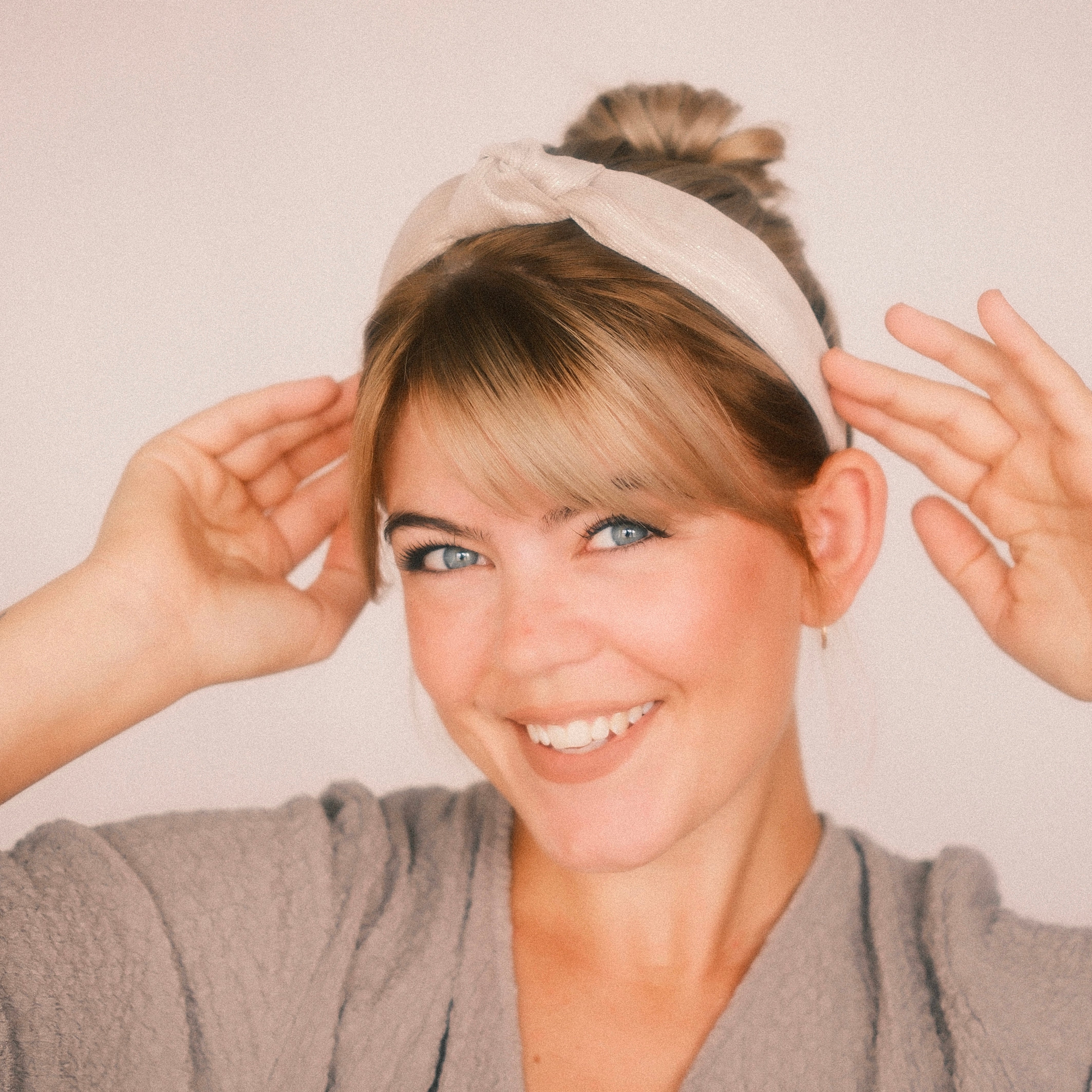 Milla - Glitzer Beige  KNOTEN Haarreif