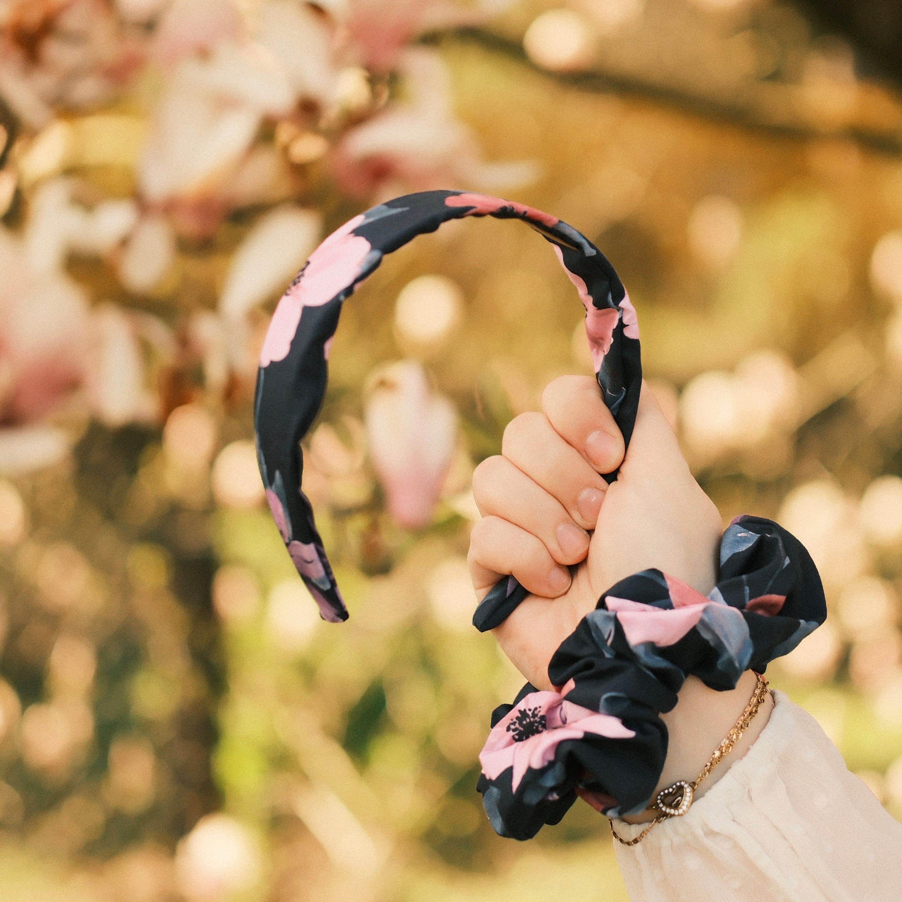 Anne - Blüten Dunkelblau