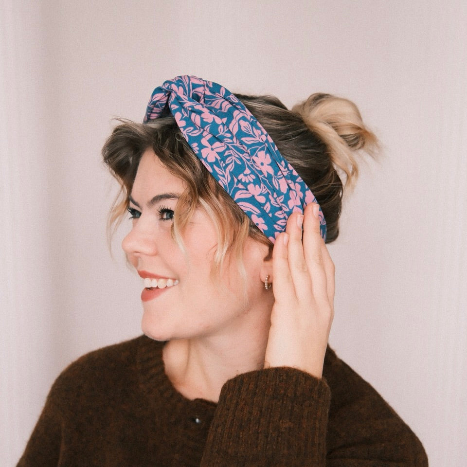 Drahthaarband breit - Blumenkranz Türkis