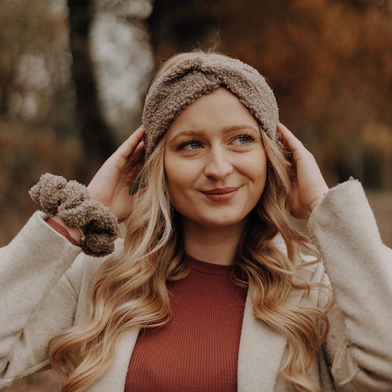 Scrunchie Teddy Taupe