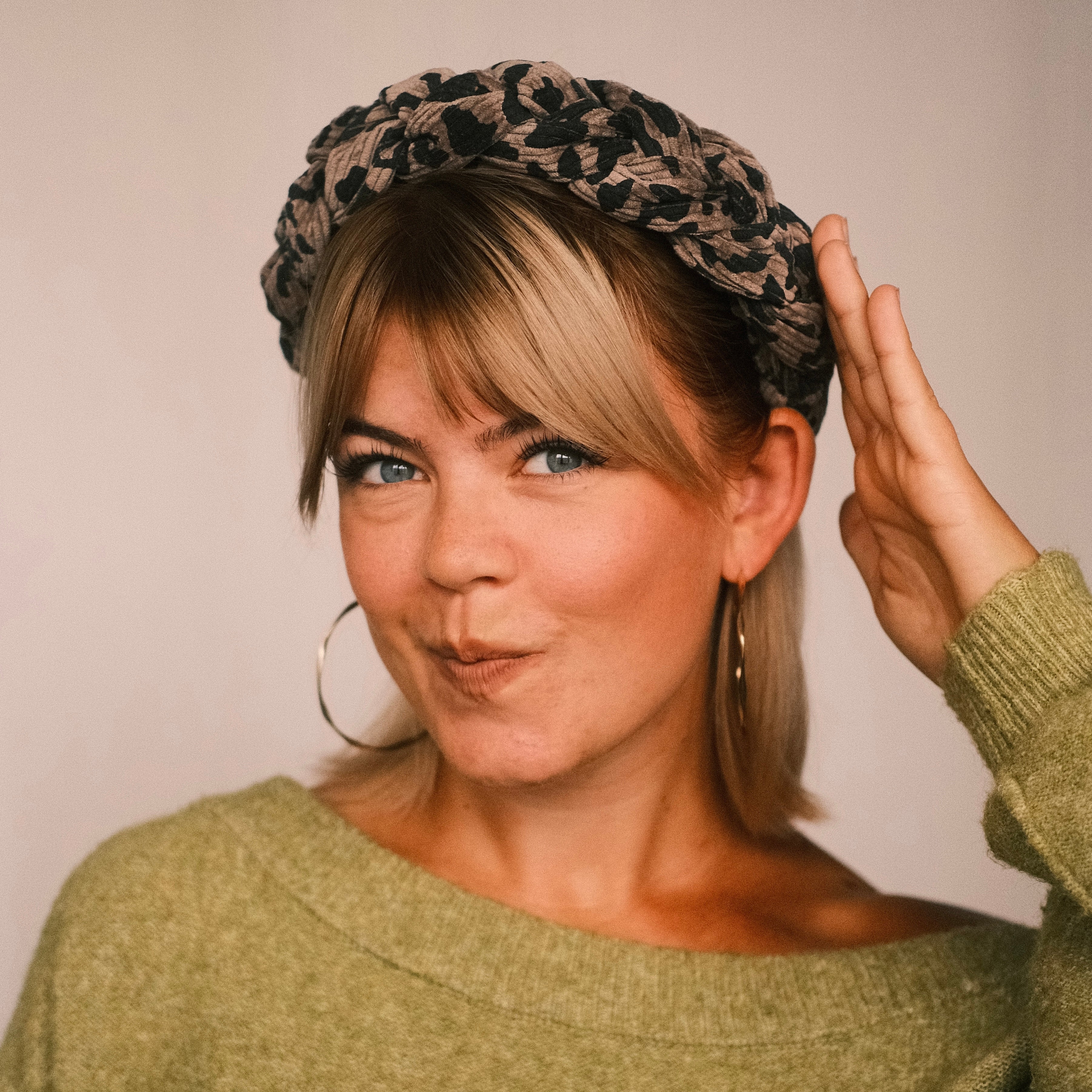 Hedda in breit - Cord Leo Taupe