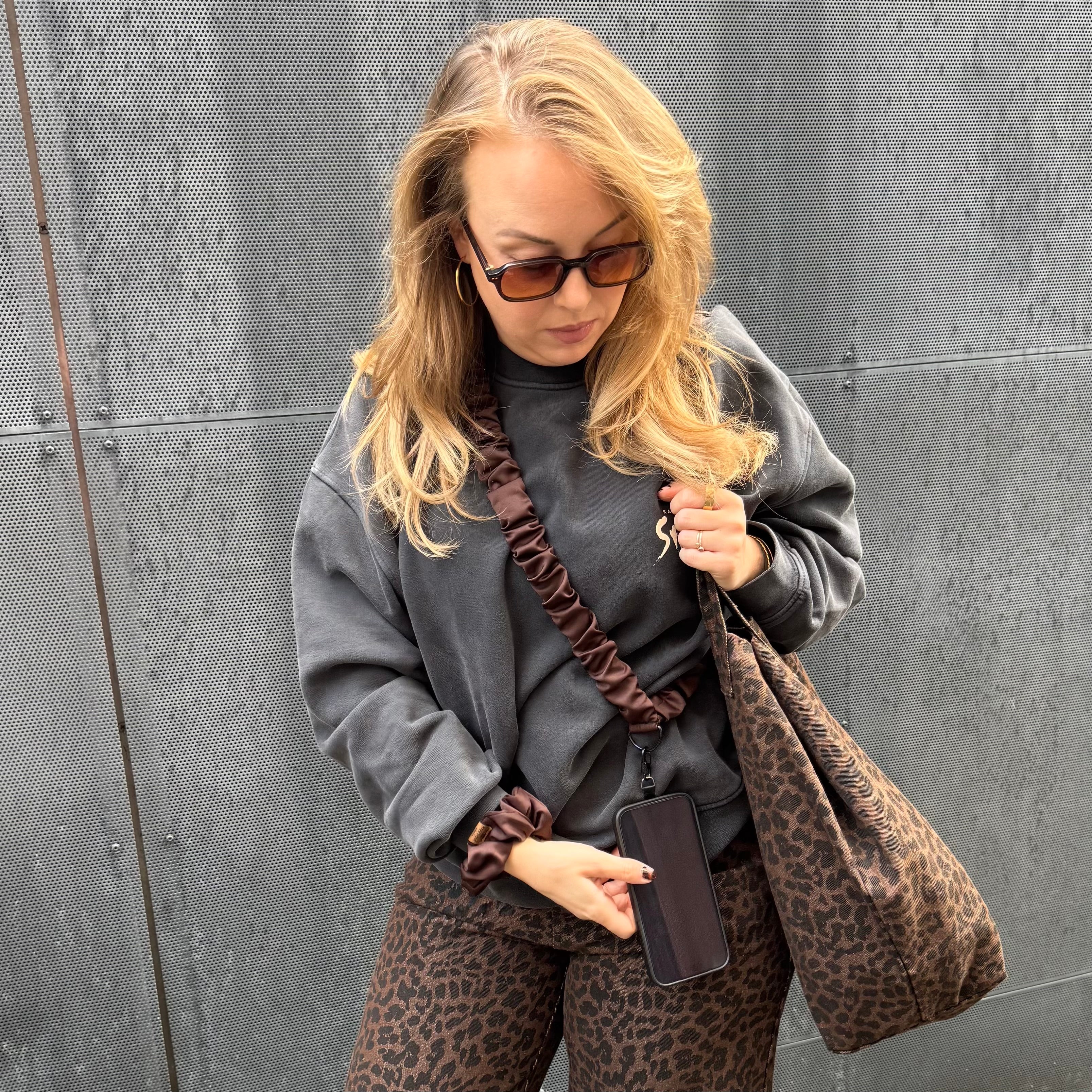 Handykette - Satin Chocolat Brown