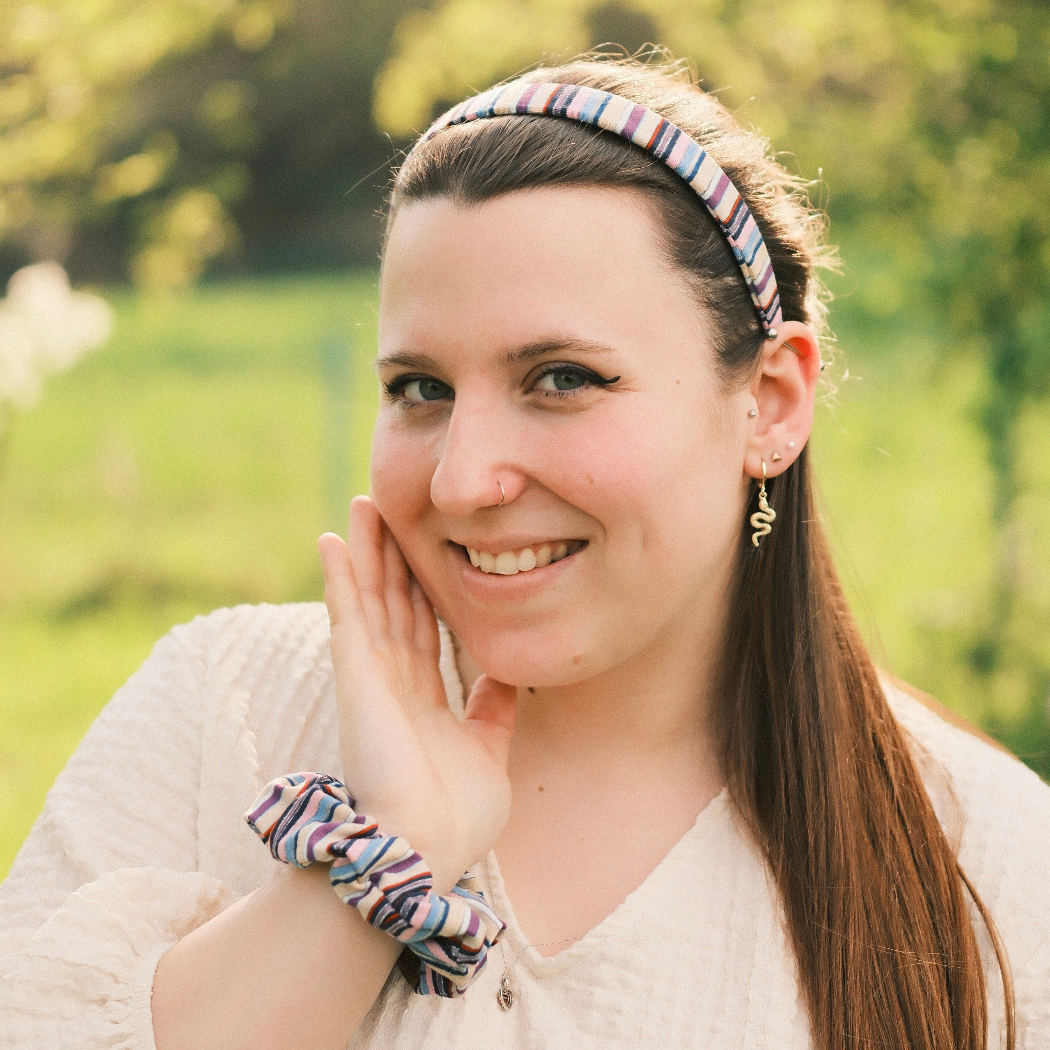 Anna - Gesteift hell/glitzer