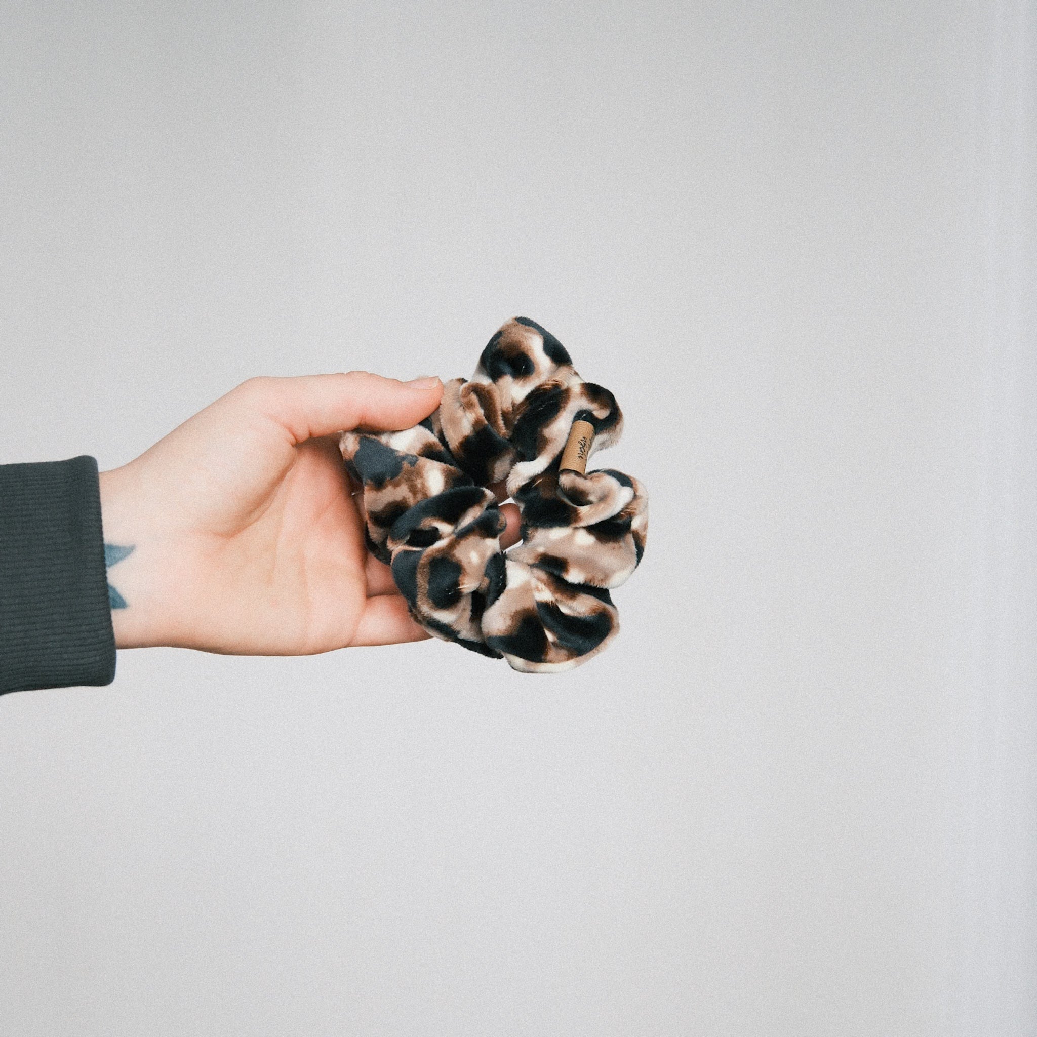 Scrunchie - Samt Leo