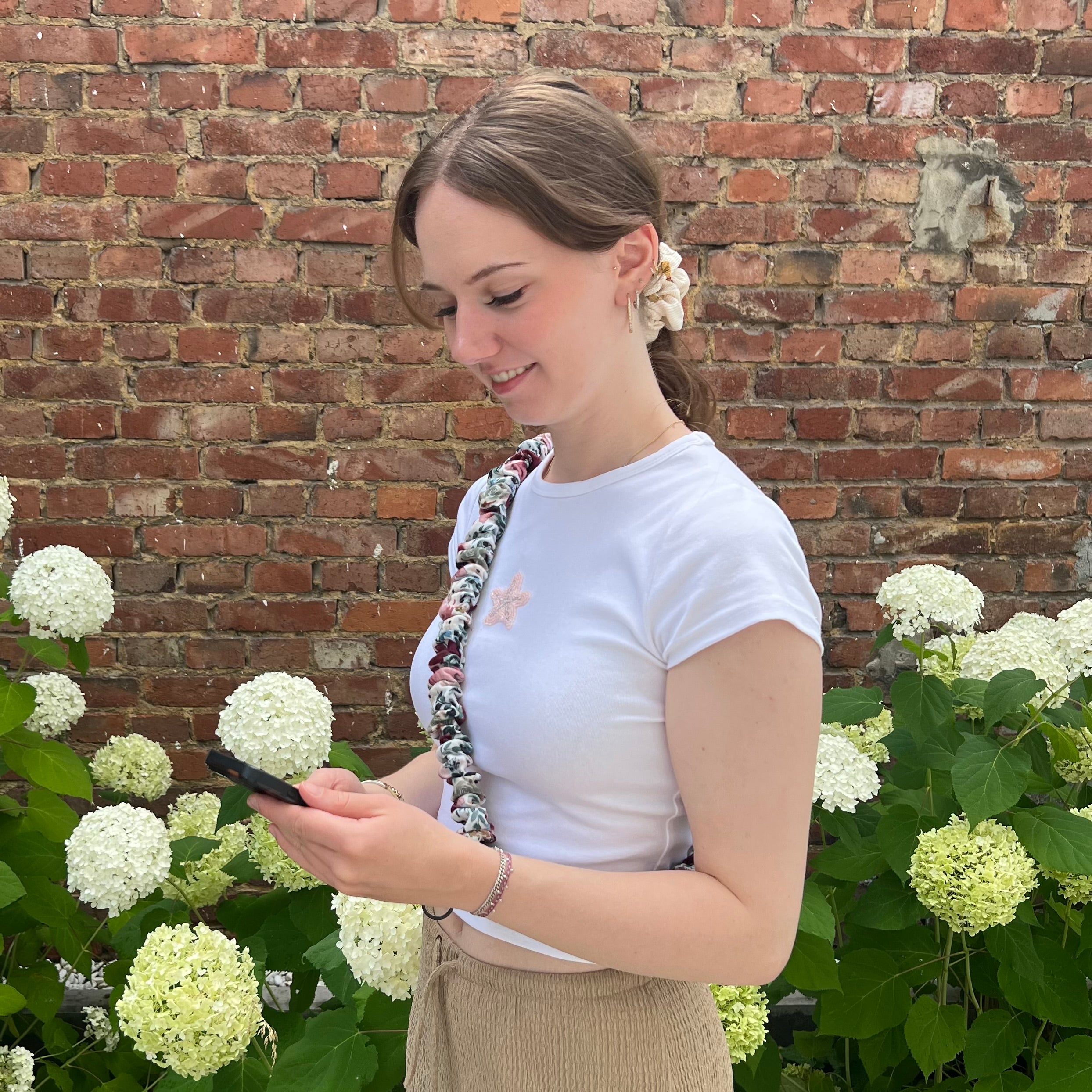 Handykette - Musselin Rosen