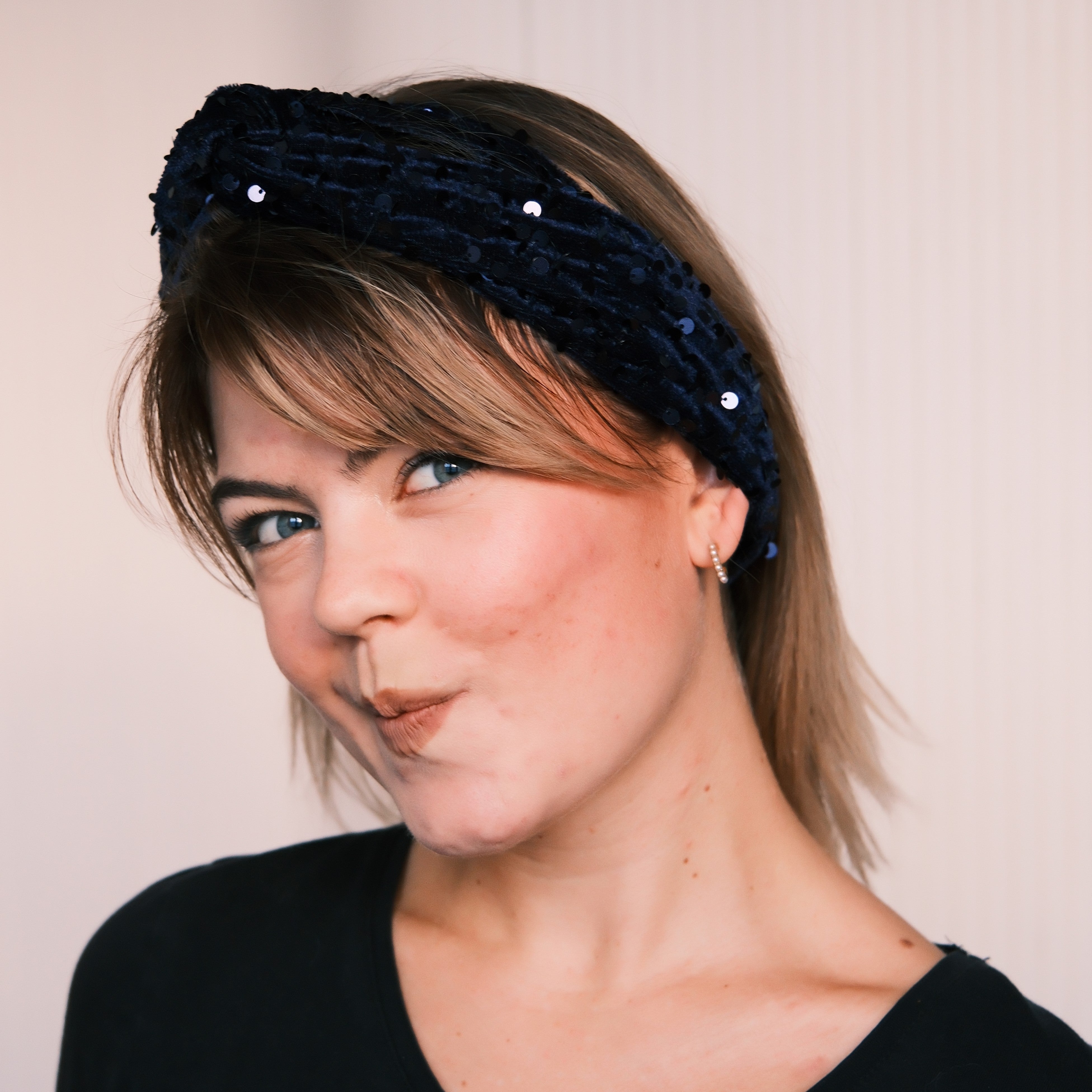 Drahthaarband - Pailletten Dunkelblau