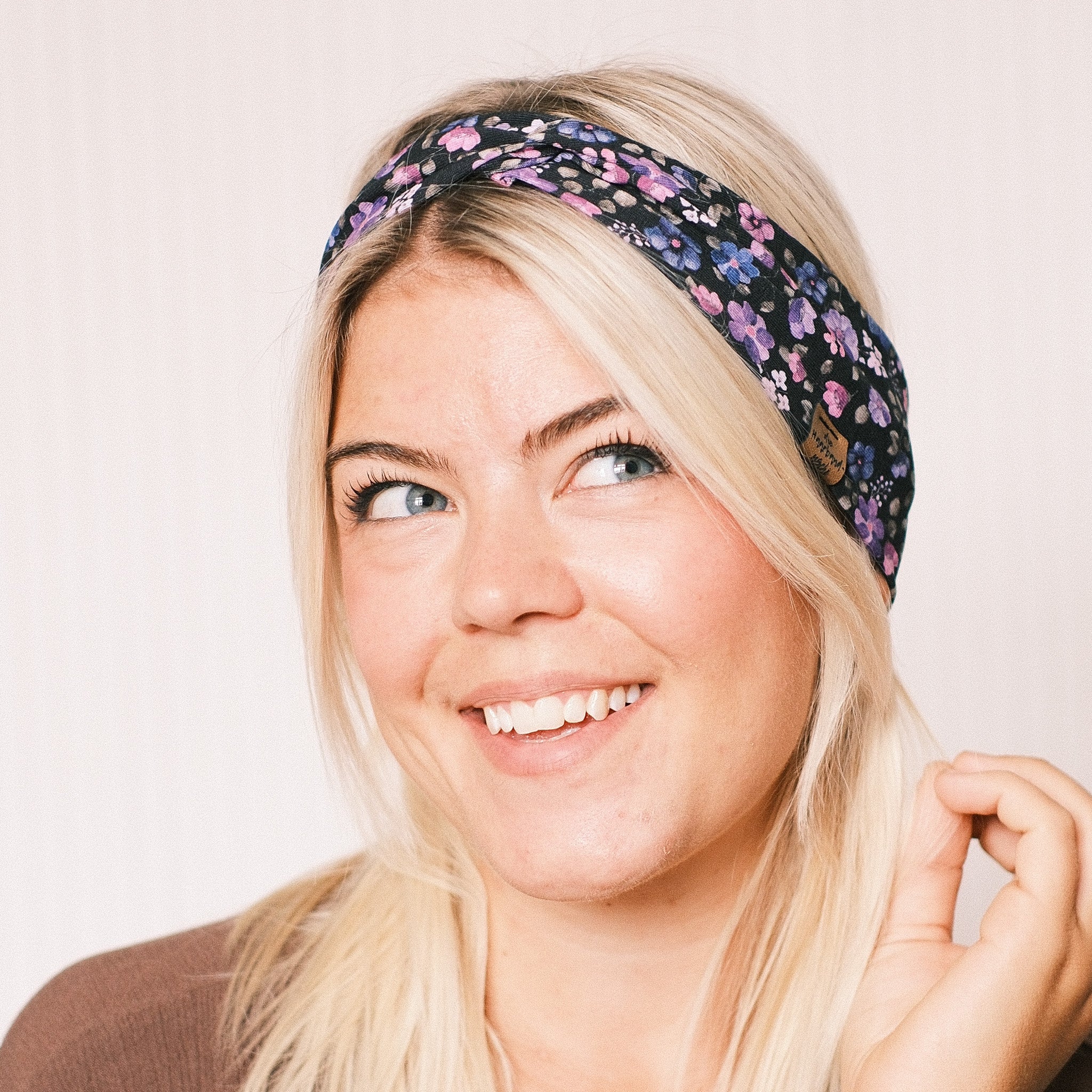 Basic Haarband – Blumengranz Schwarz Lila