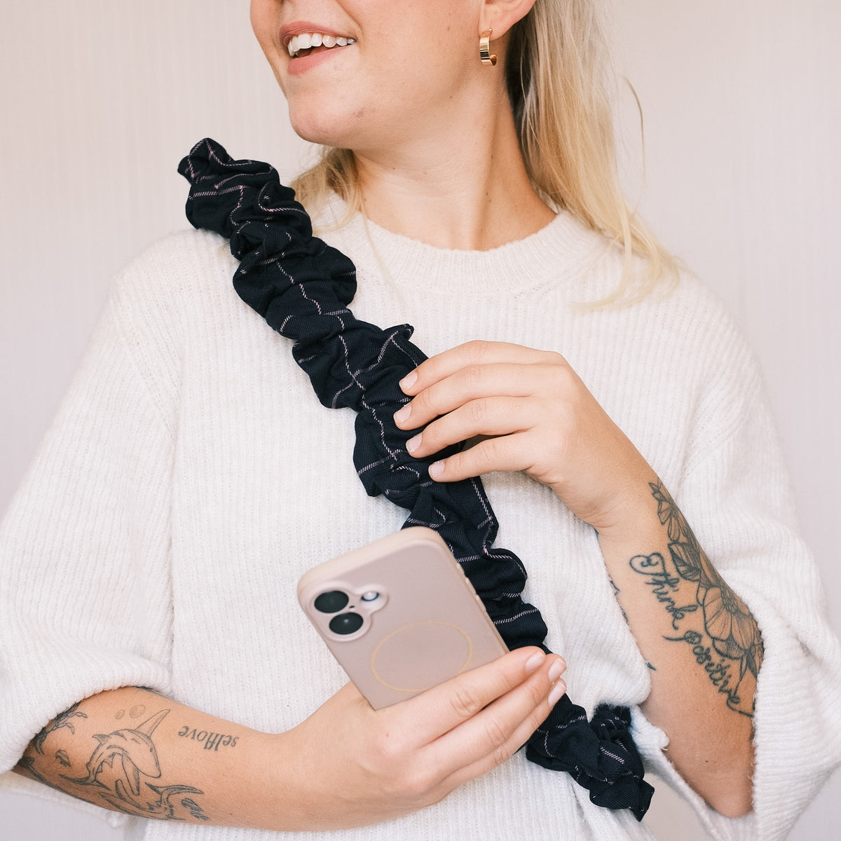 Handykette Rüschen - XOXO Dunkelblau/Rosa