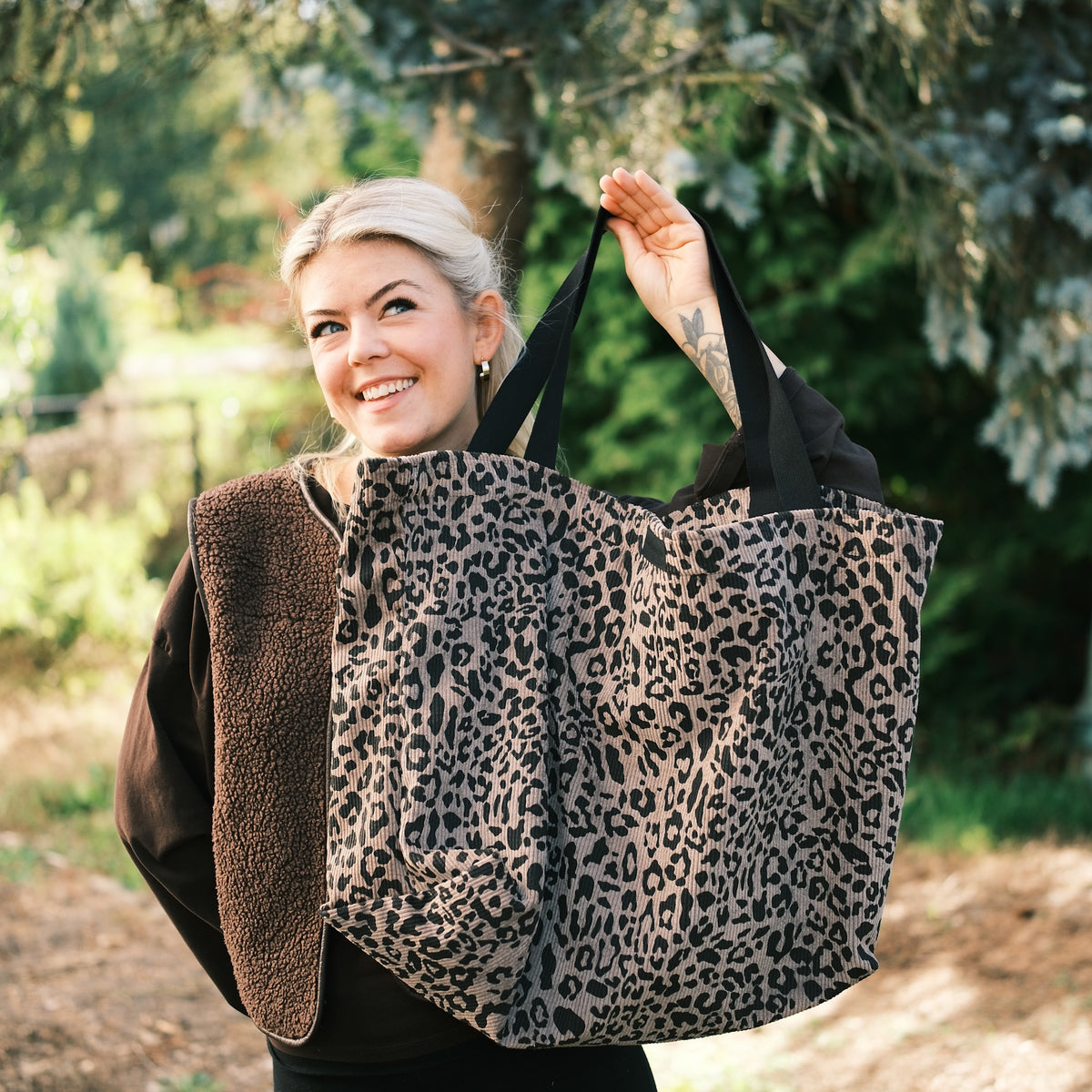 XL Shopper - Leo Cord Taupe