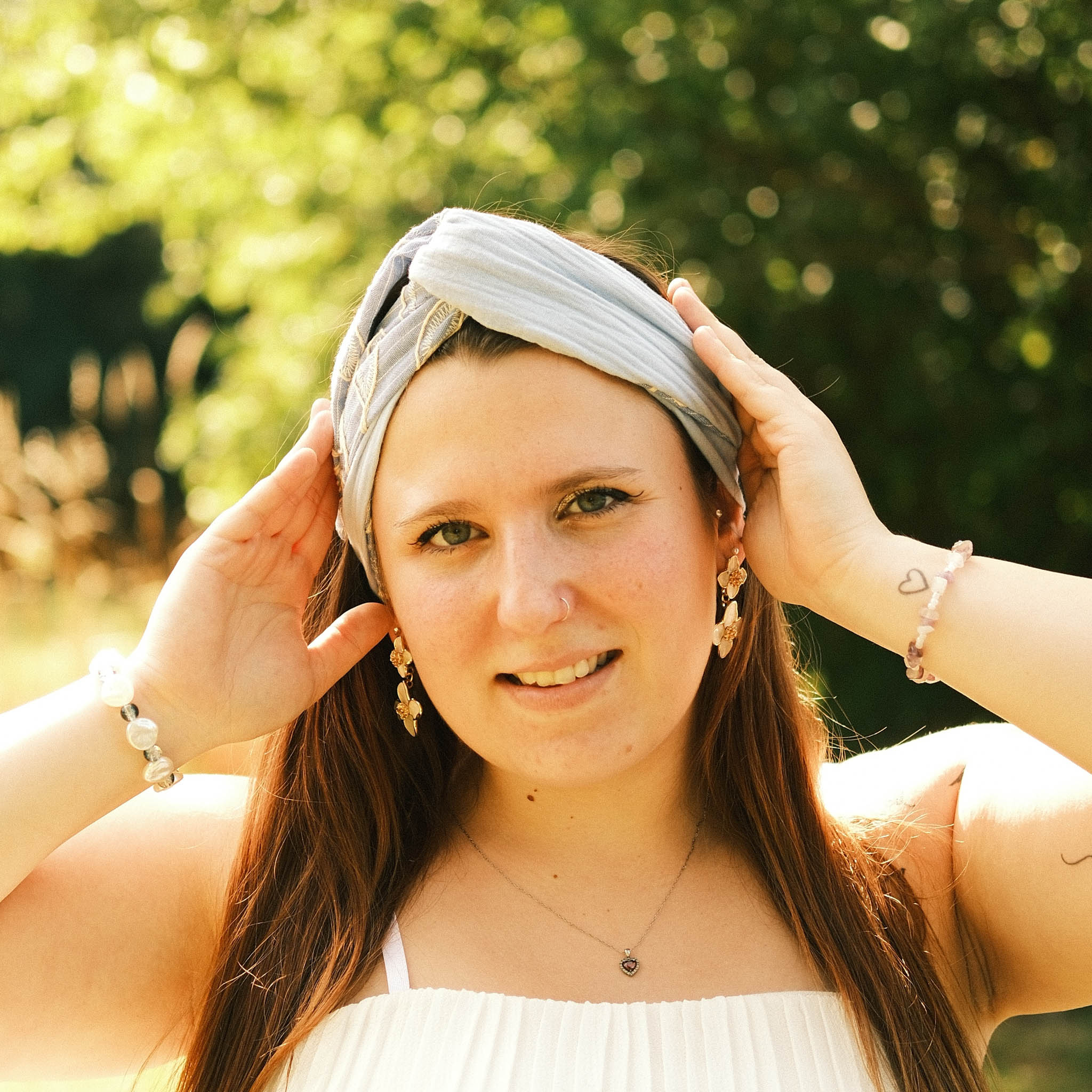 Drahthaarband 2 Seiten – Denim Blossom