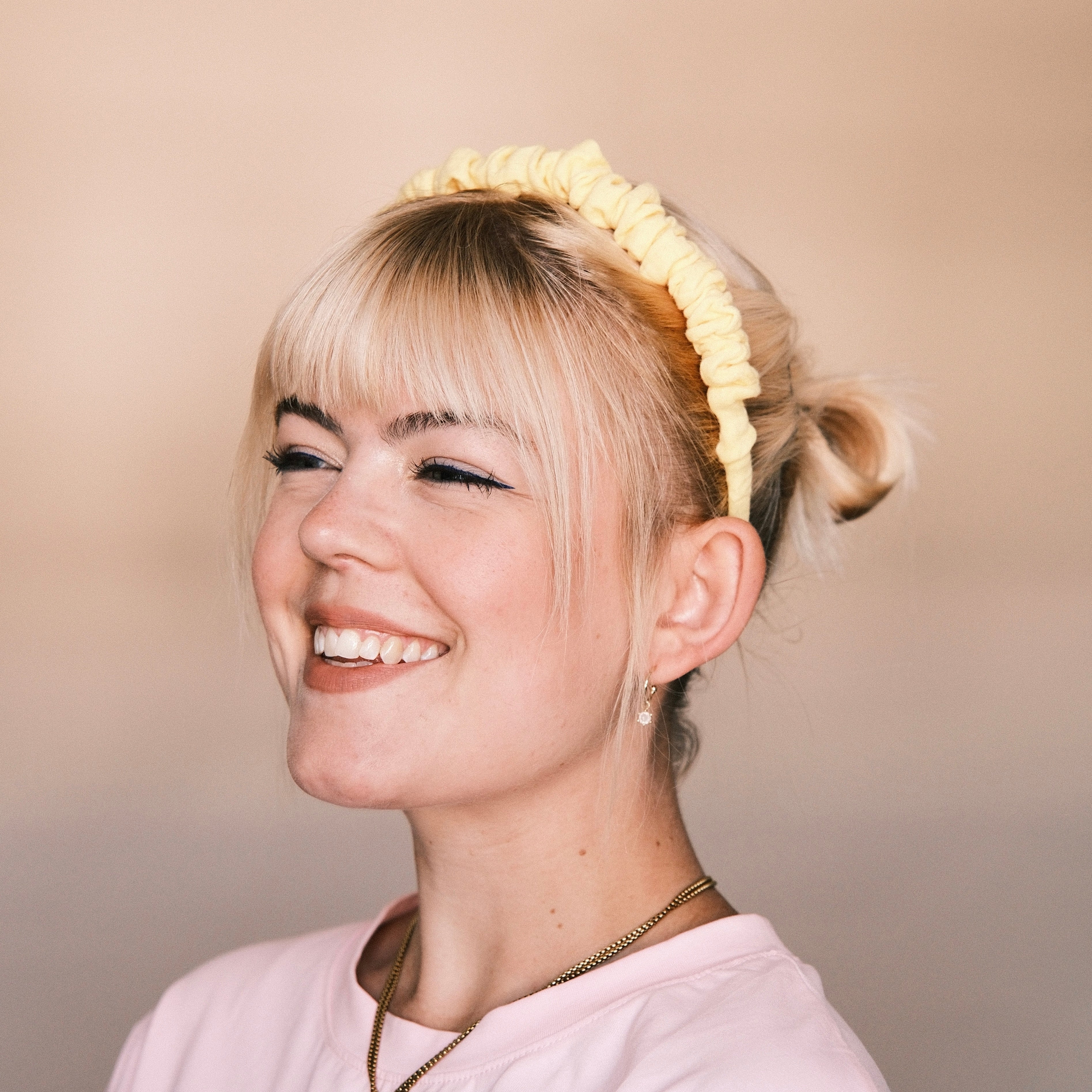 Hilde - Musselin butter yellow - Haarreif gerafft