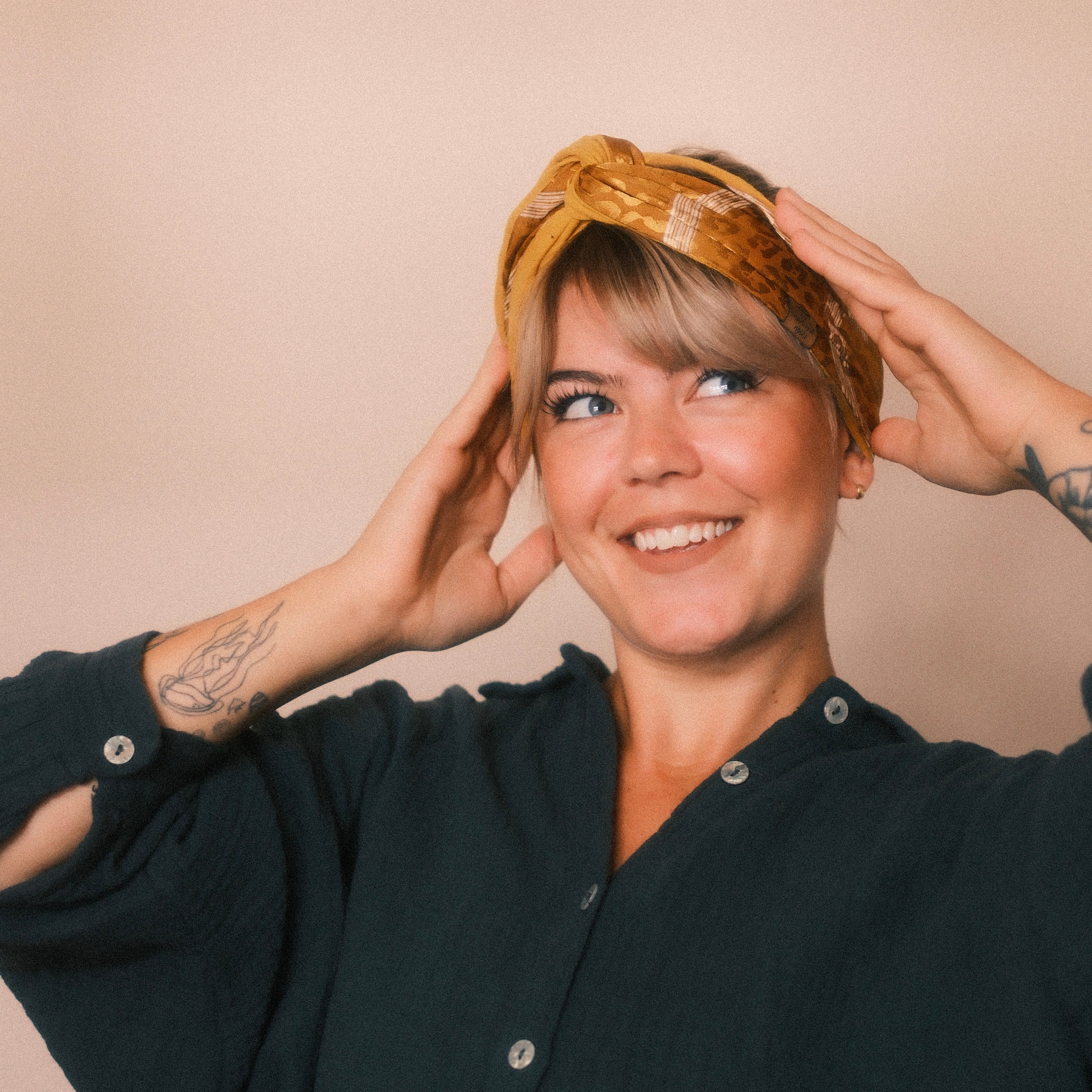 Drahthaarband 2 Seiten - Leo Senfgelb