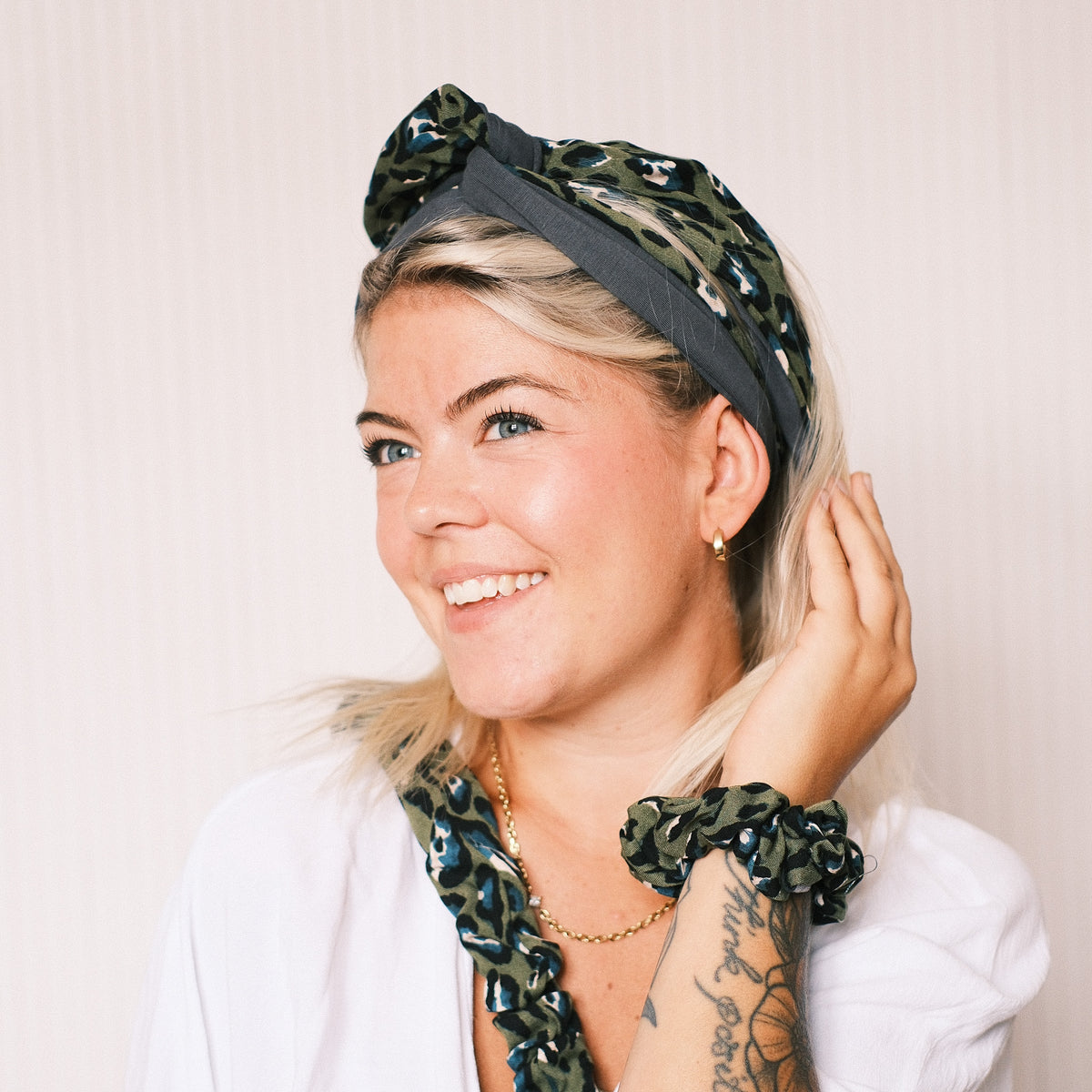 Drahthaarband Breit 2 Seiten – Leo Tanne