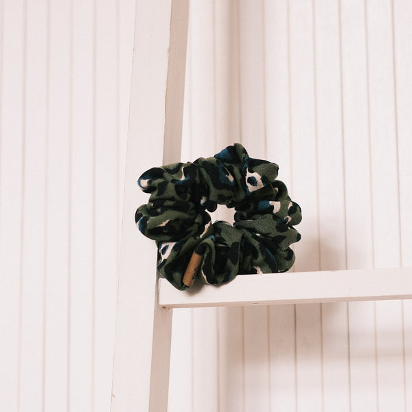 Scrunchie - Leo Tanne