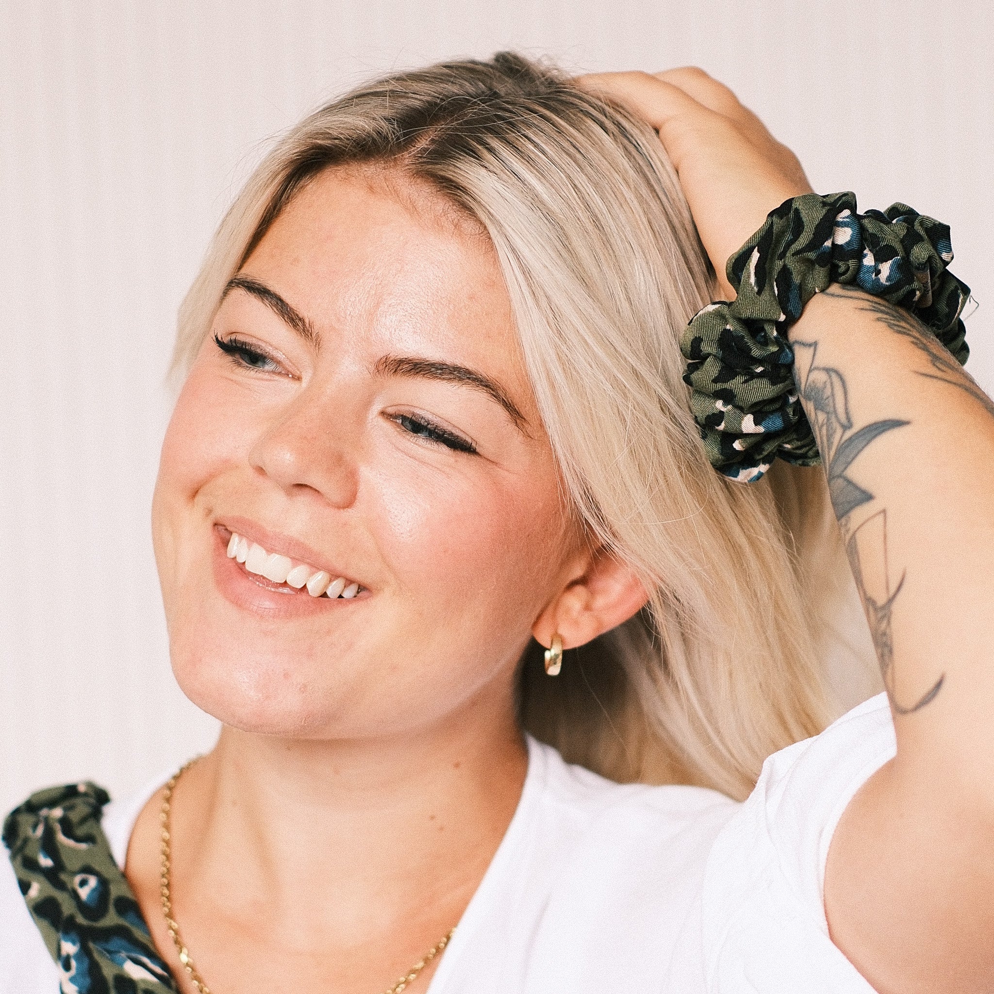 Scrunchie – Leo Tanne
