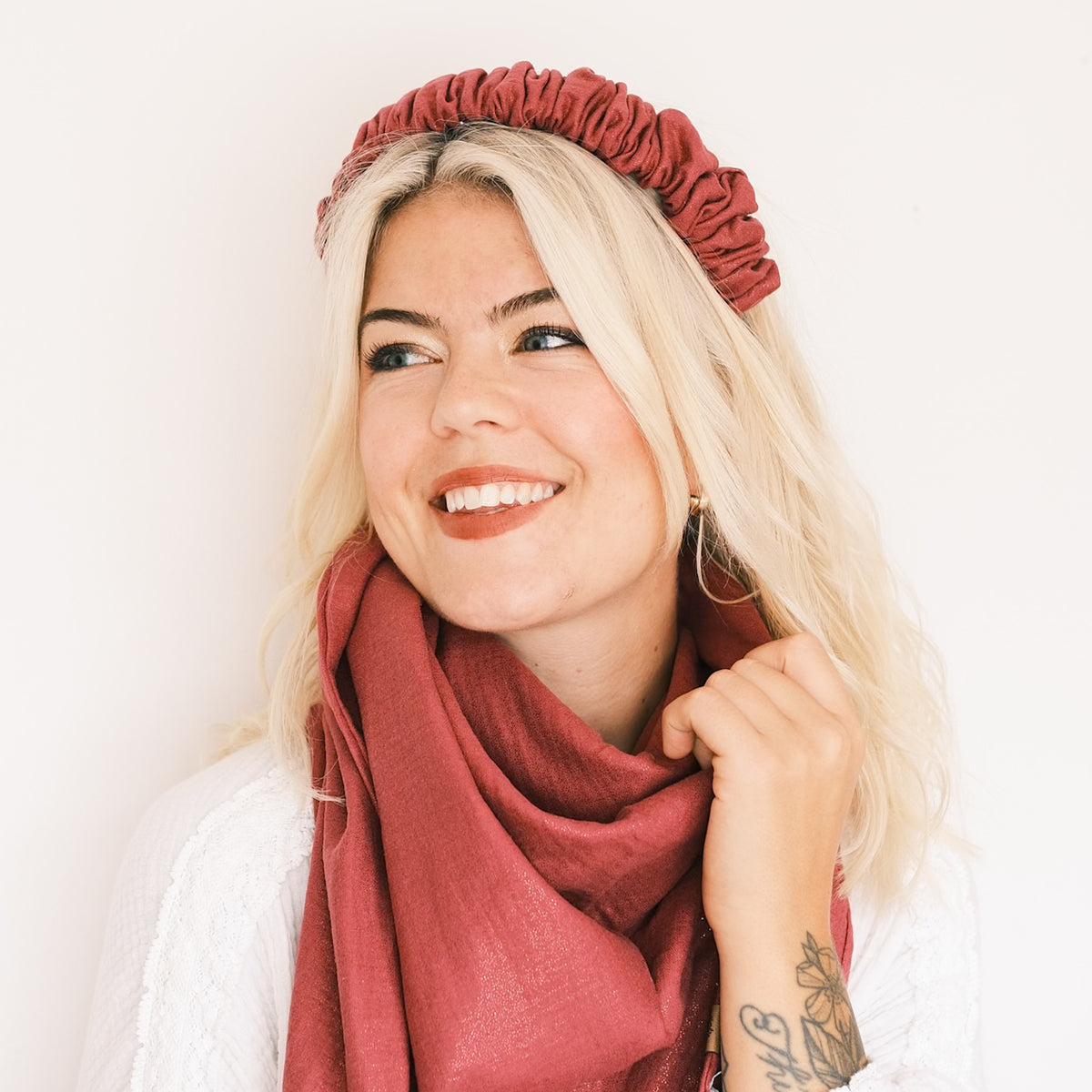 Ronja – Musselin Glitzer Weinrot
