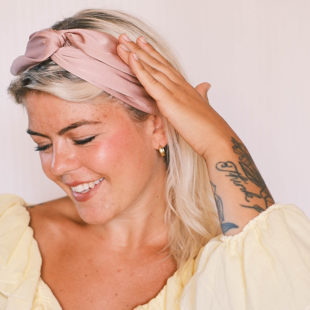 Drahthaarband Breit – Satin Rosa