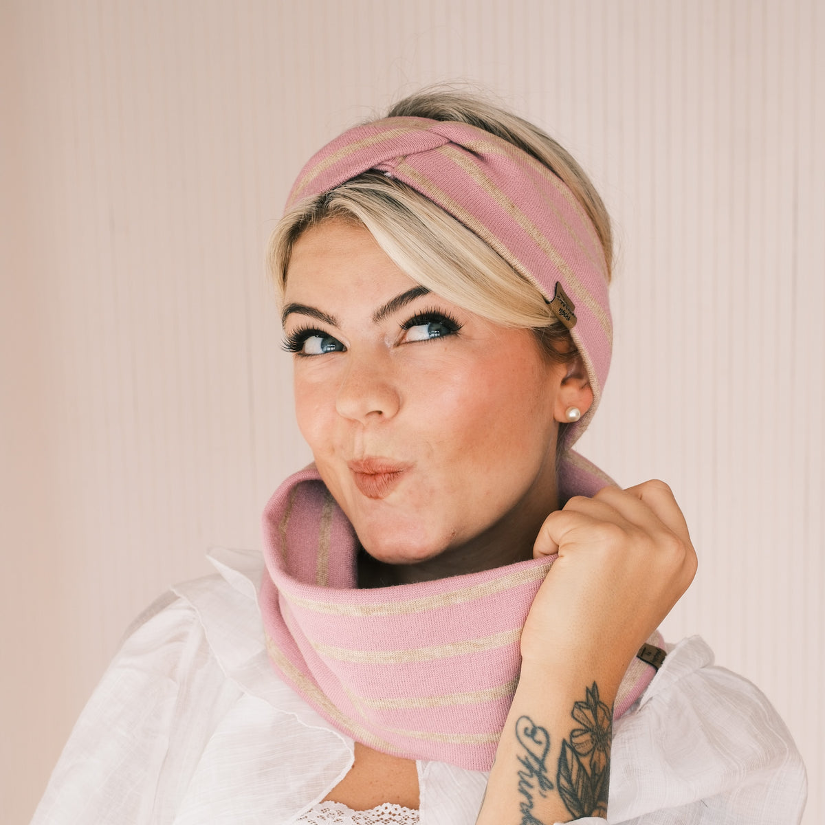 Loop - Strick Streifen Rosa